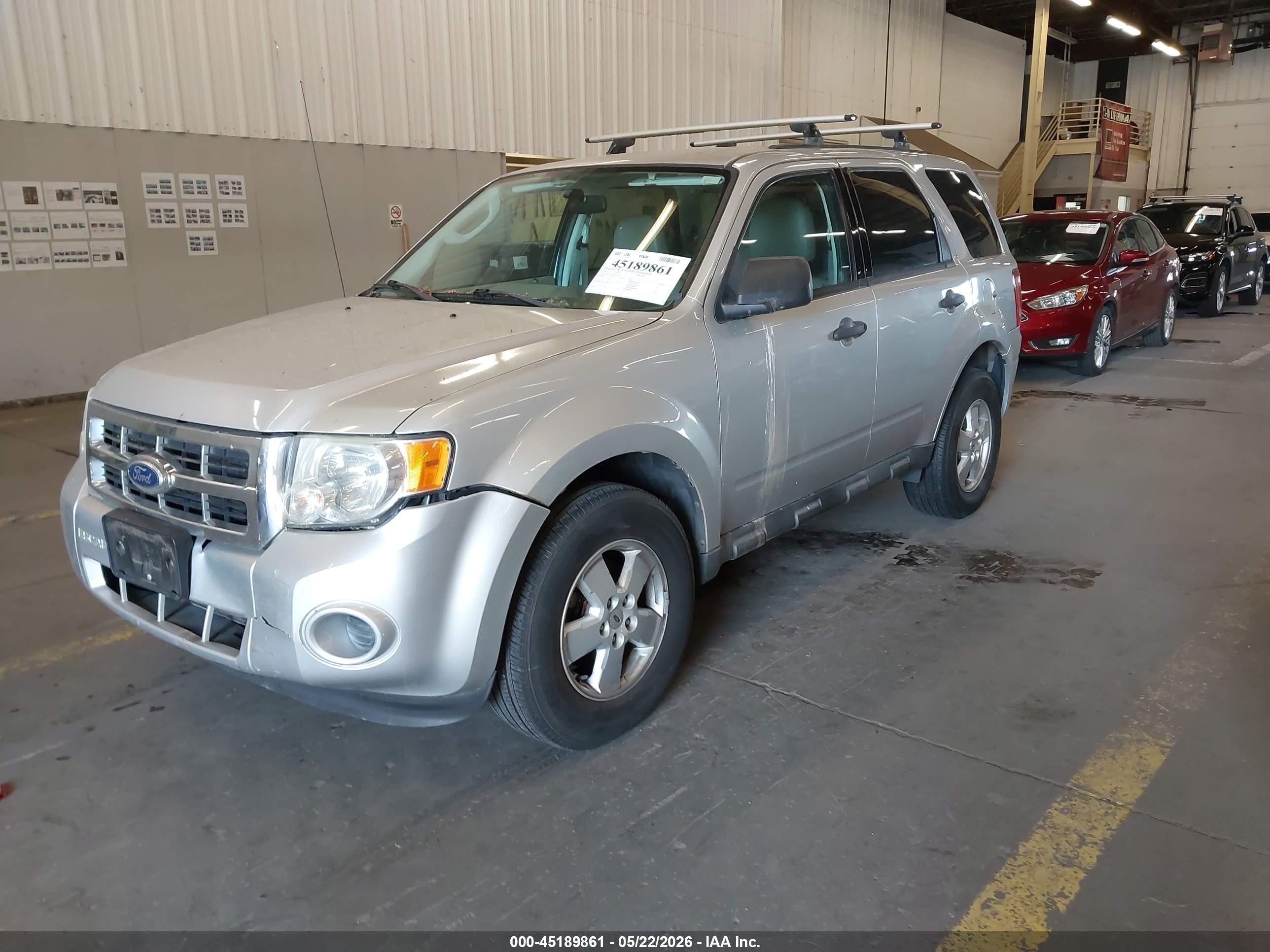 2010 Ford Escape Xls Silver vin: 1FMCU9C74AKD12032