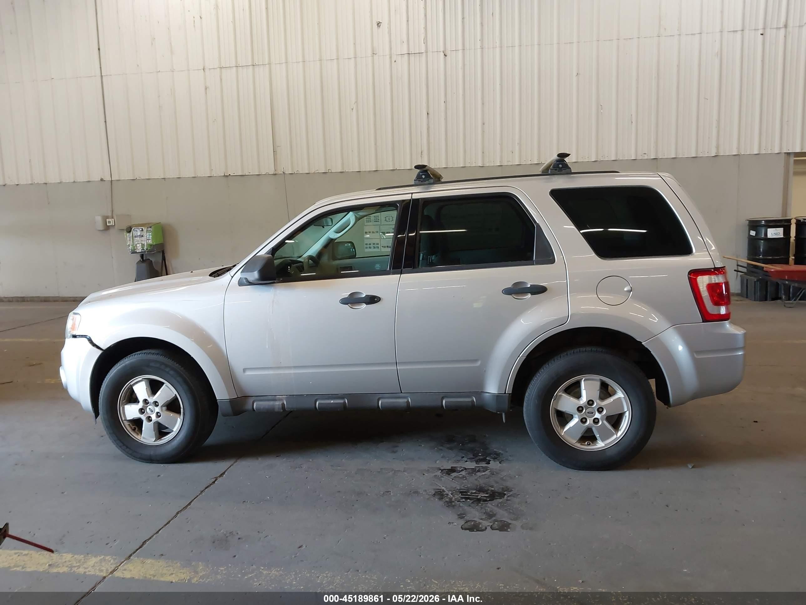 2010 Ford Escape Xls Silver vin: 1FMCU9C74AKD12032