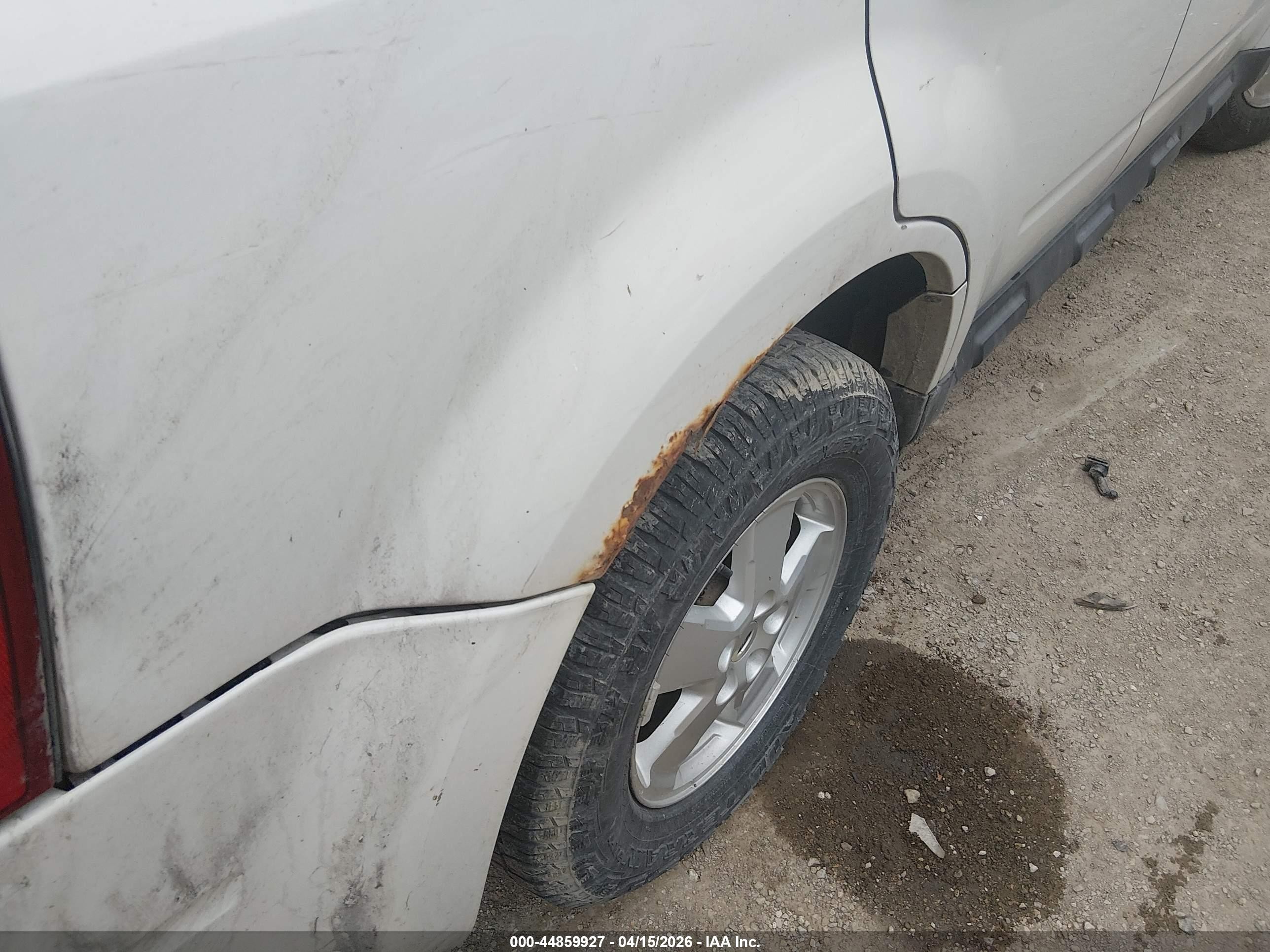 2011 Ford Escape Xls White vin: 1FMCU9C74BKA27588