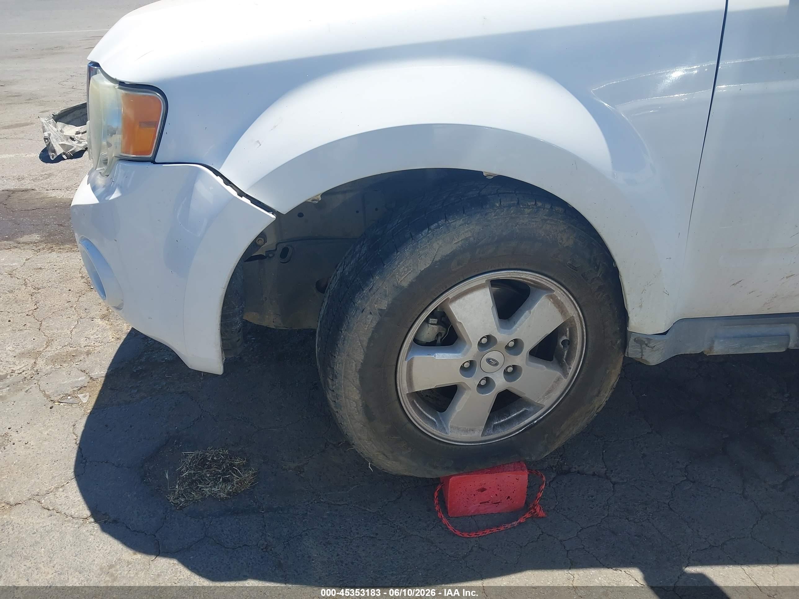 2011 Ford Escape Xls White vin: 1FMCU9C74BKB46970