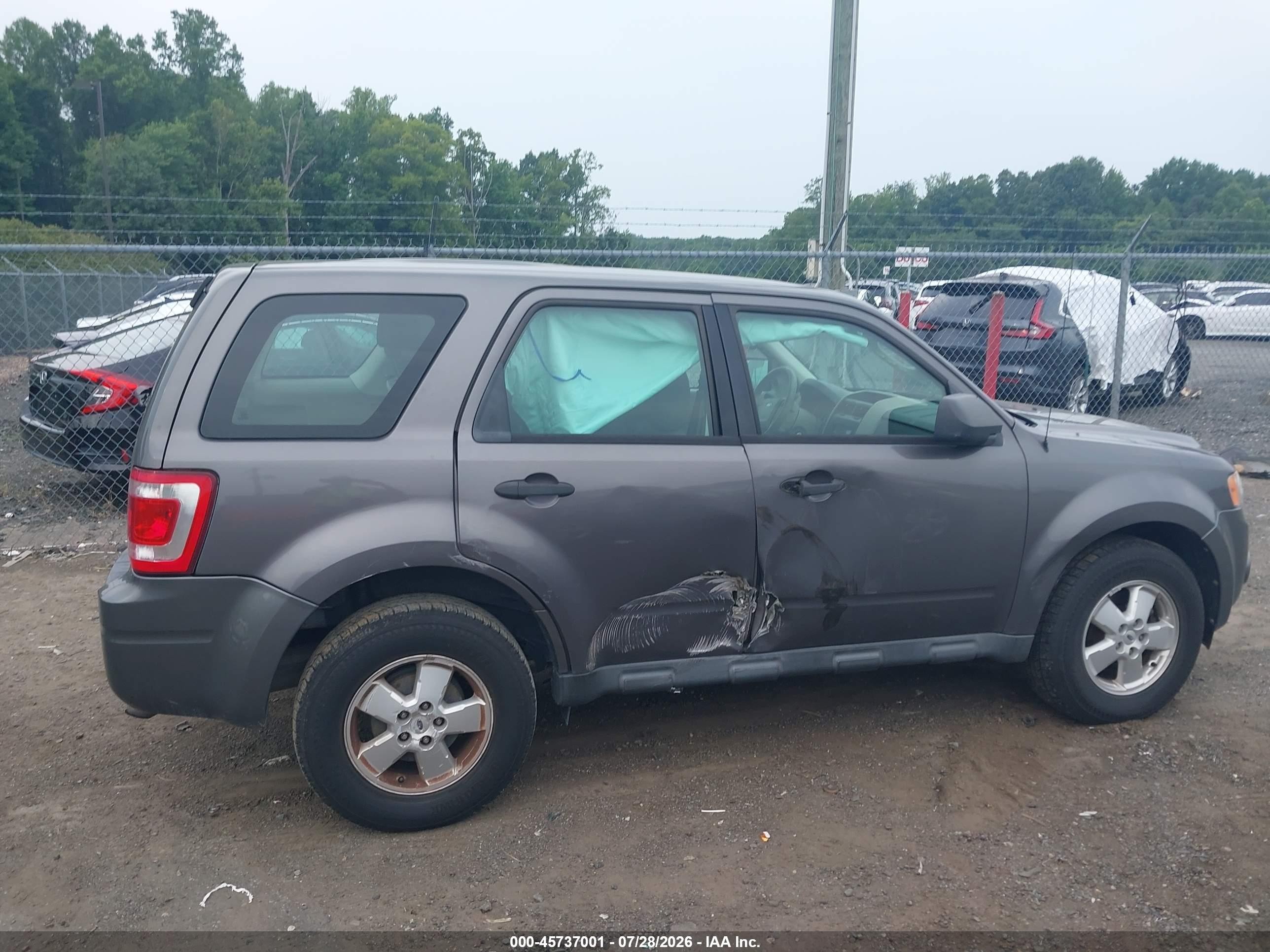 2011 Ford Escape Xls Gray vin: 1FMCU9C74BKB70685