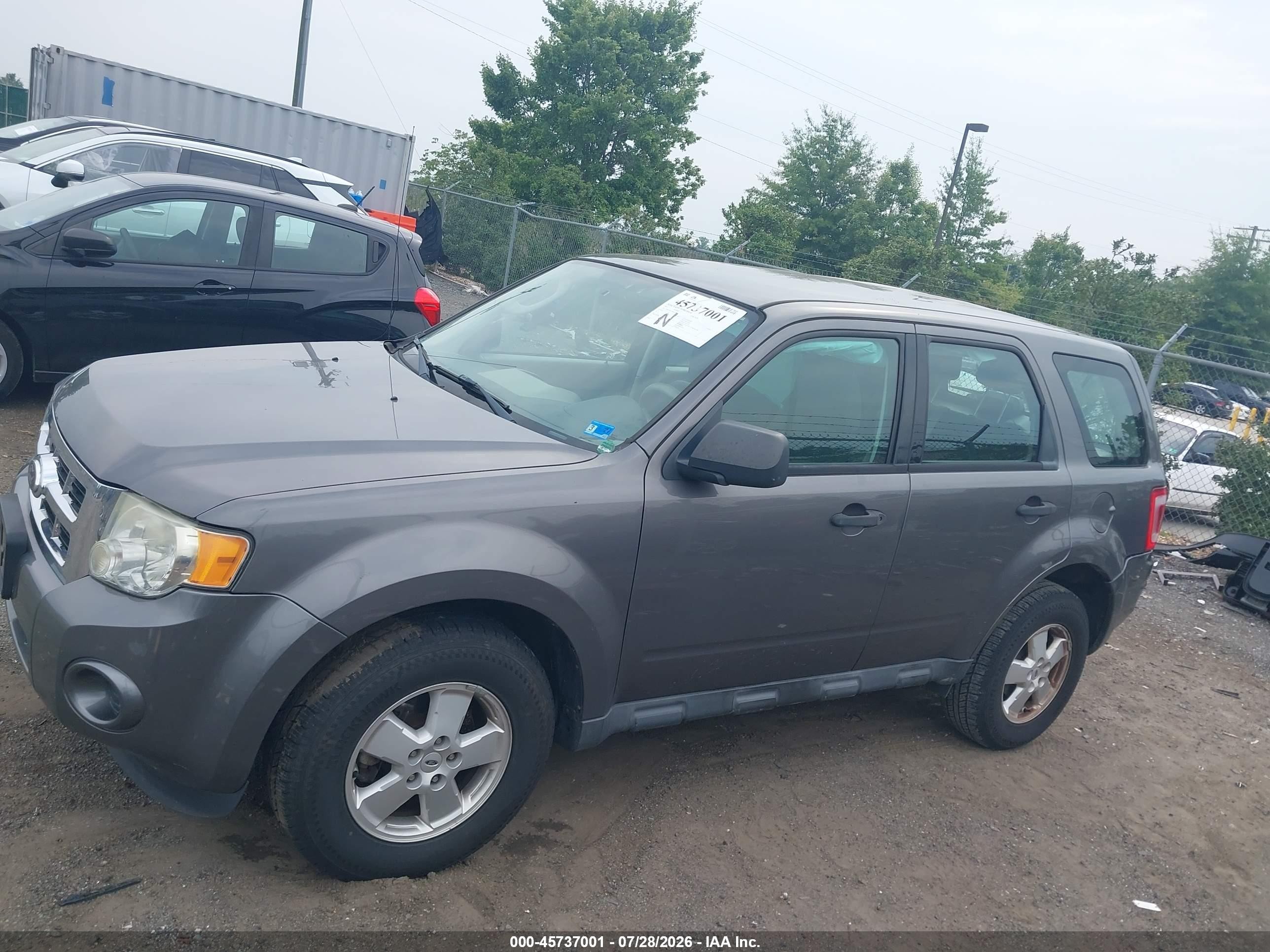 2011 Ford Escape Xls Gray vin: 1FMCU9C74BKB70685