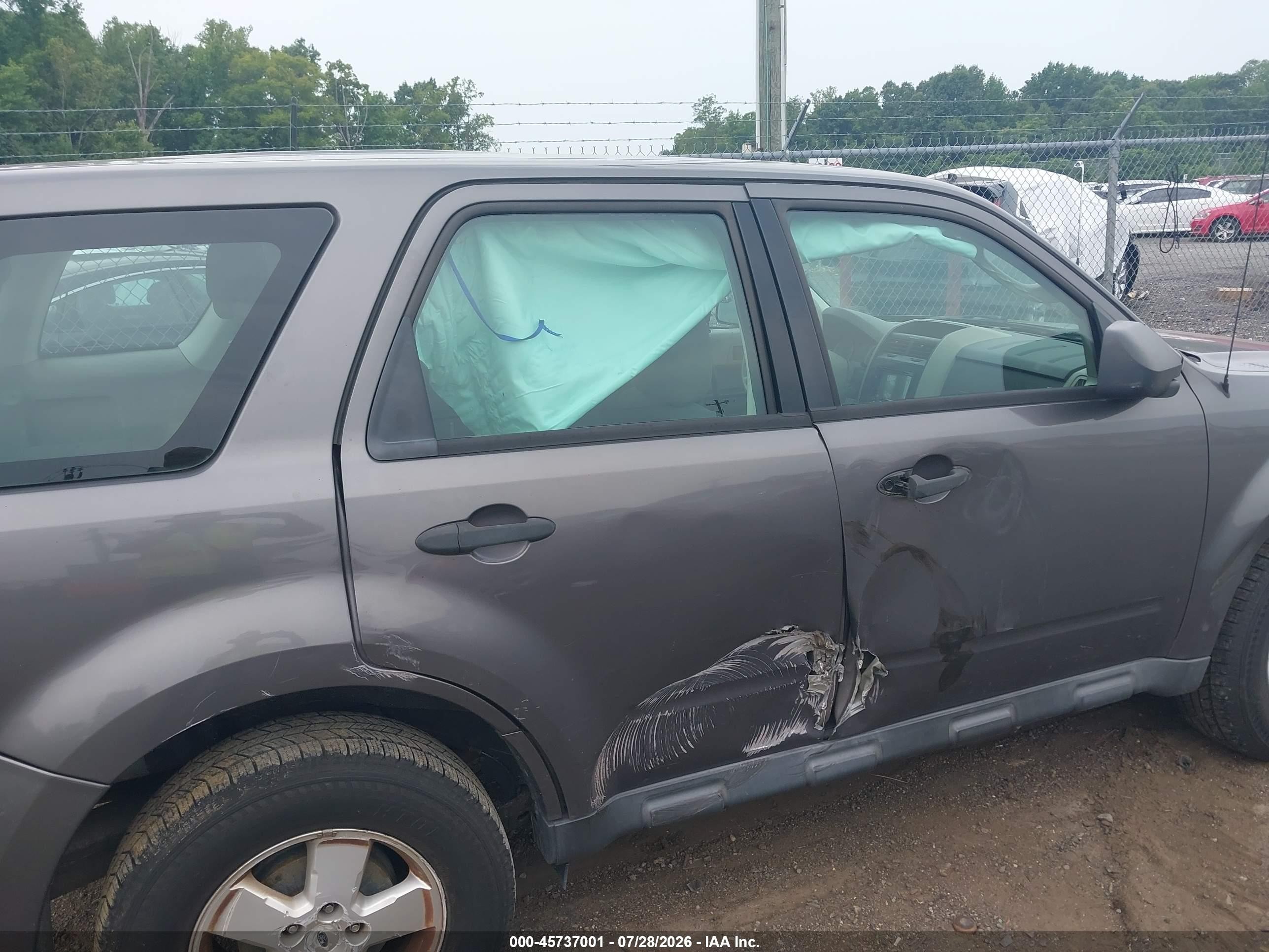 2011 Ford Escape Xls Gray vin: 1FMCU9C74BKB70685