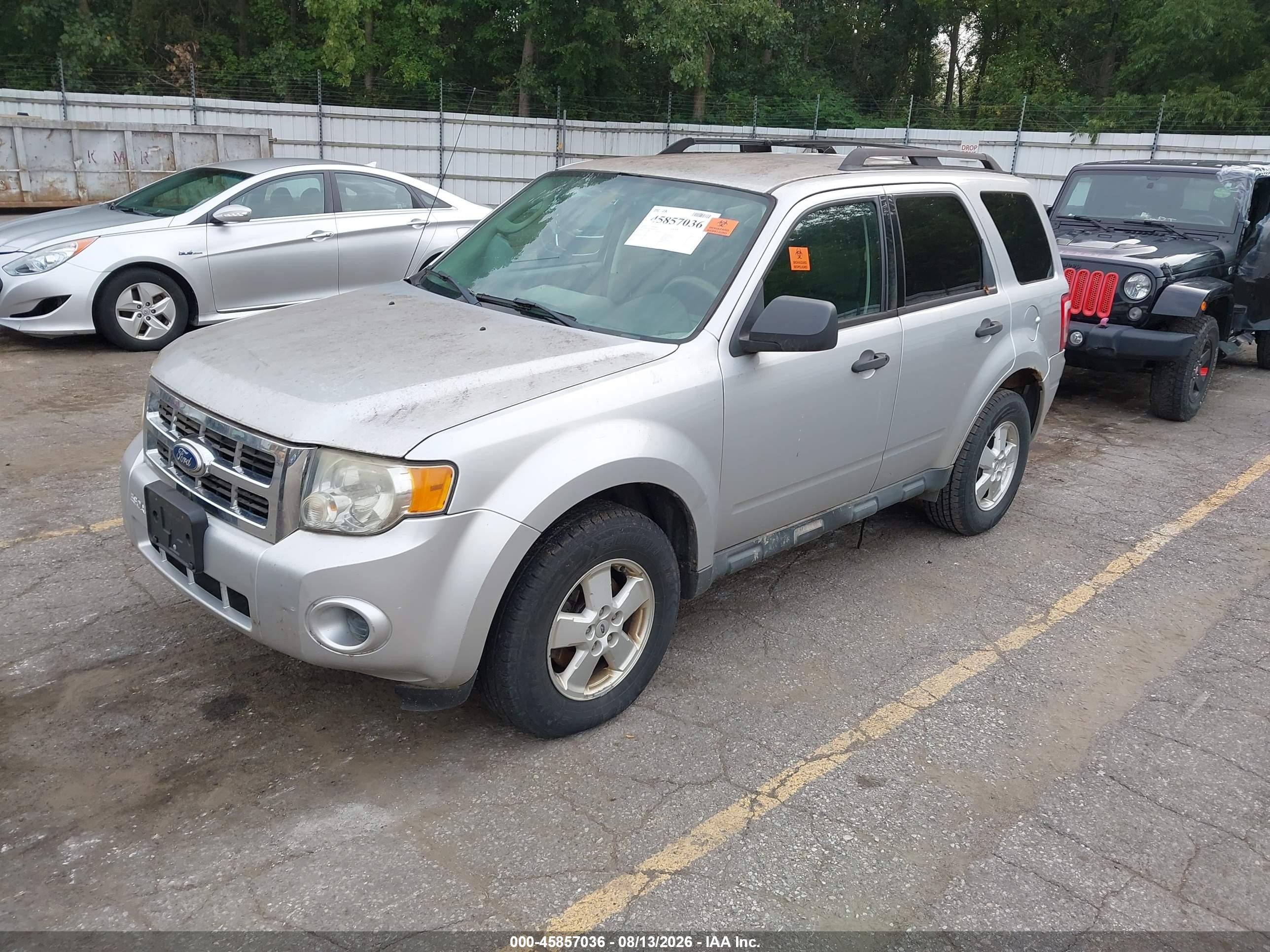 2010 Ford Escape Xls Серебряный vin: 1FMCU9C75AKD12752