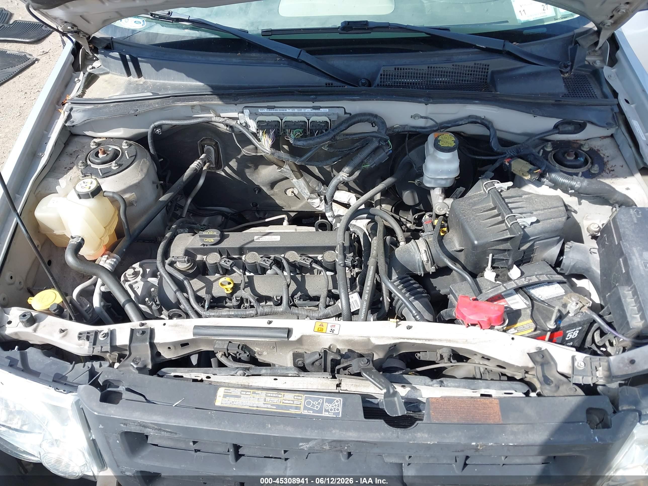 2011 Ford Escape Xls White vin: 1FMCU9C75BKA02702