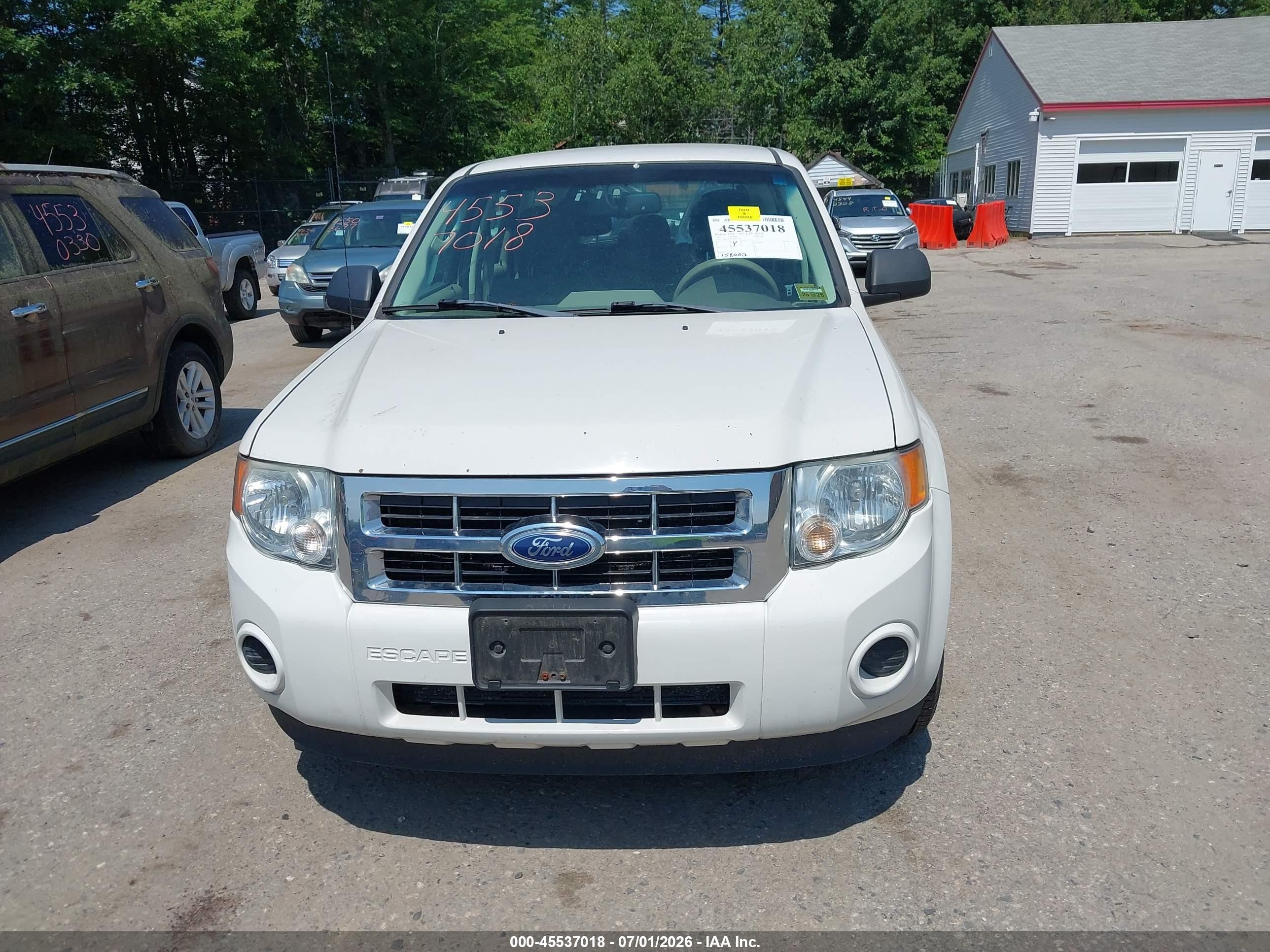 2012 Ford Escape Xls White vin: 1FMCU9C75CKB93538