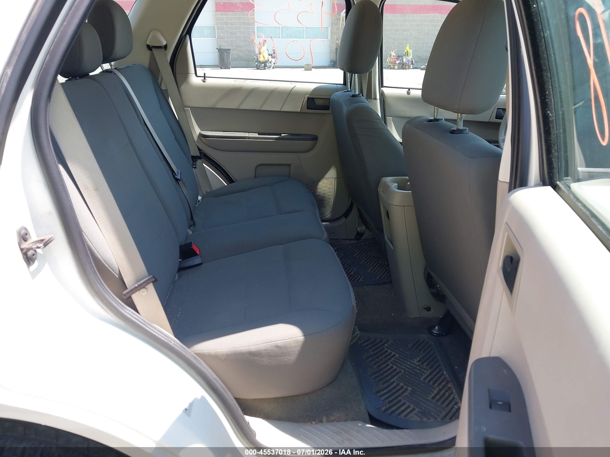 2012 Ford Escape Xls White vin: 1FMCU9C75CKB93538