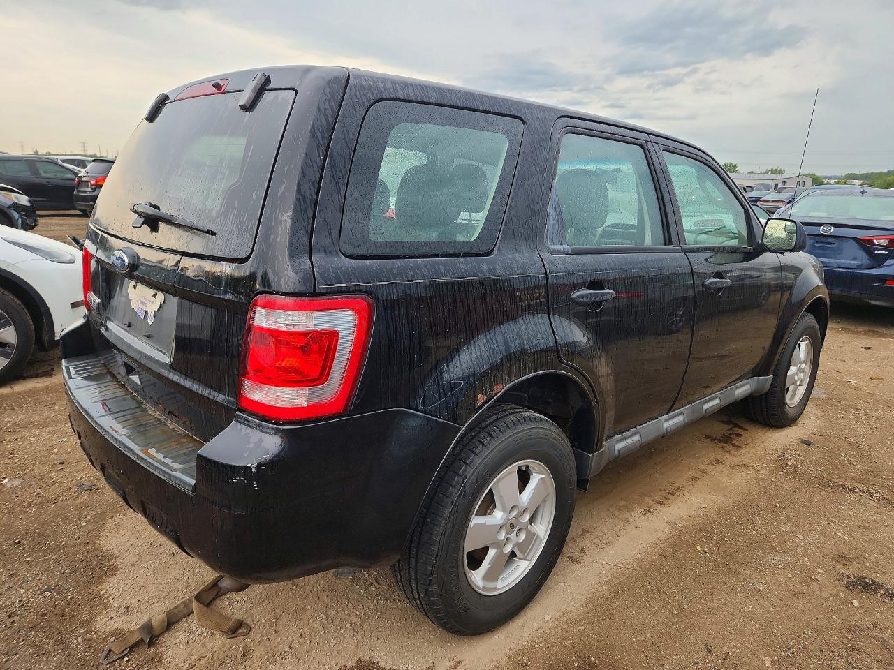 2010 Ford Escape Xls Black vin: 1FMCU9C76AKD17281