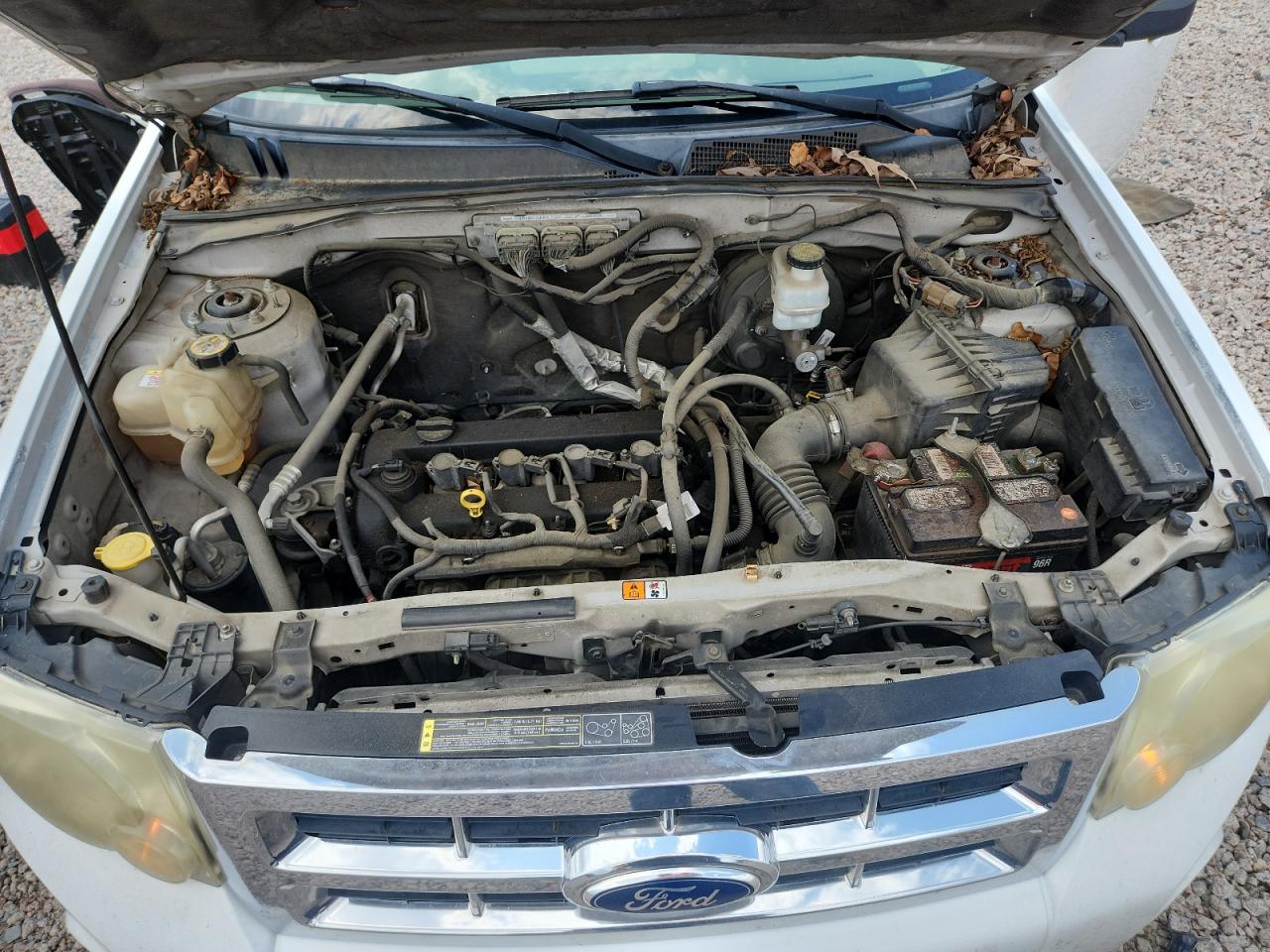 2011 Ford Escape Xls White vin: 1FMCU9C76BKA38964
