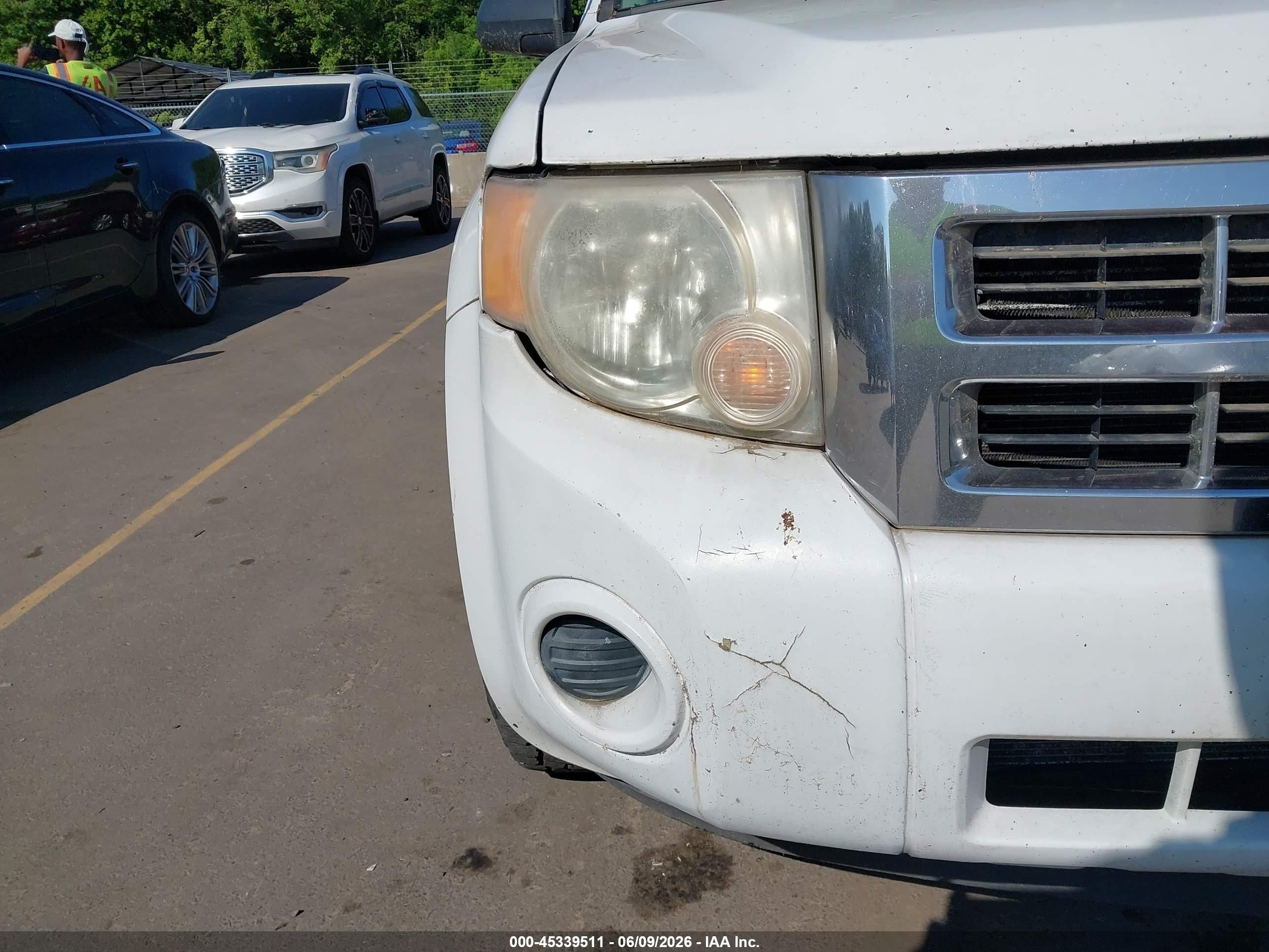 2012 Ford Escape Xls White vin: 1FMCU9C76CKA91472