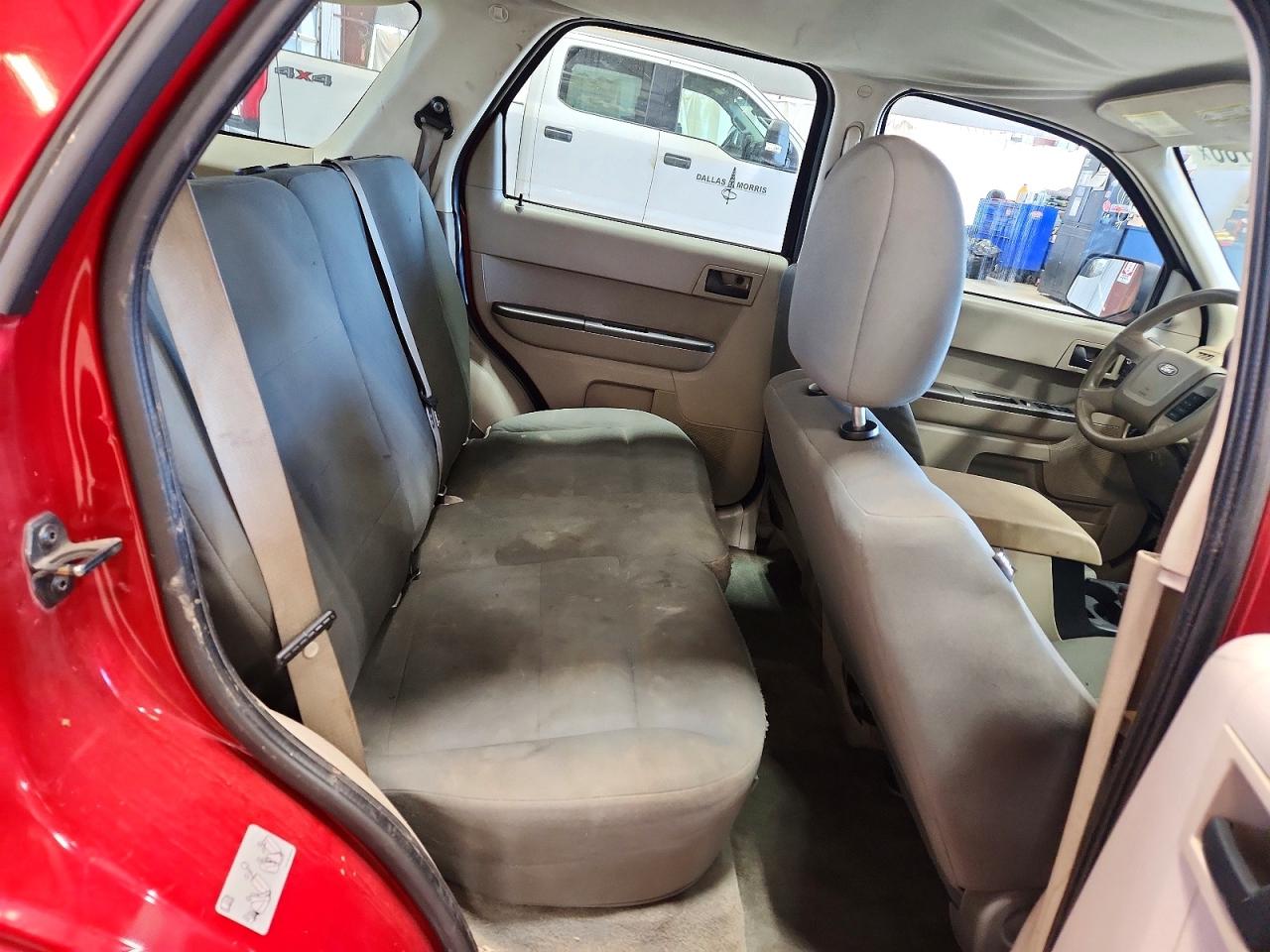 2010 Ford Escape Xls Red vin: 1FMCU9C77AKB77063