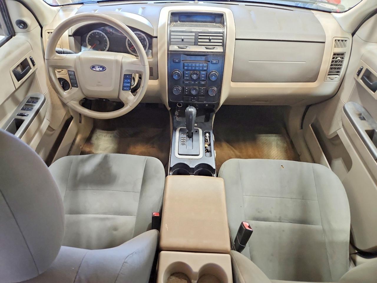 2010 Ford Escape Xls Red vin: 1FMCU9C77AKB77063