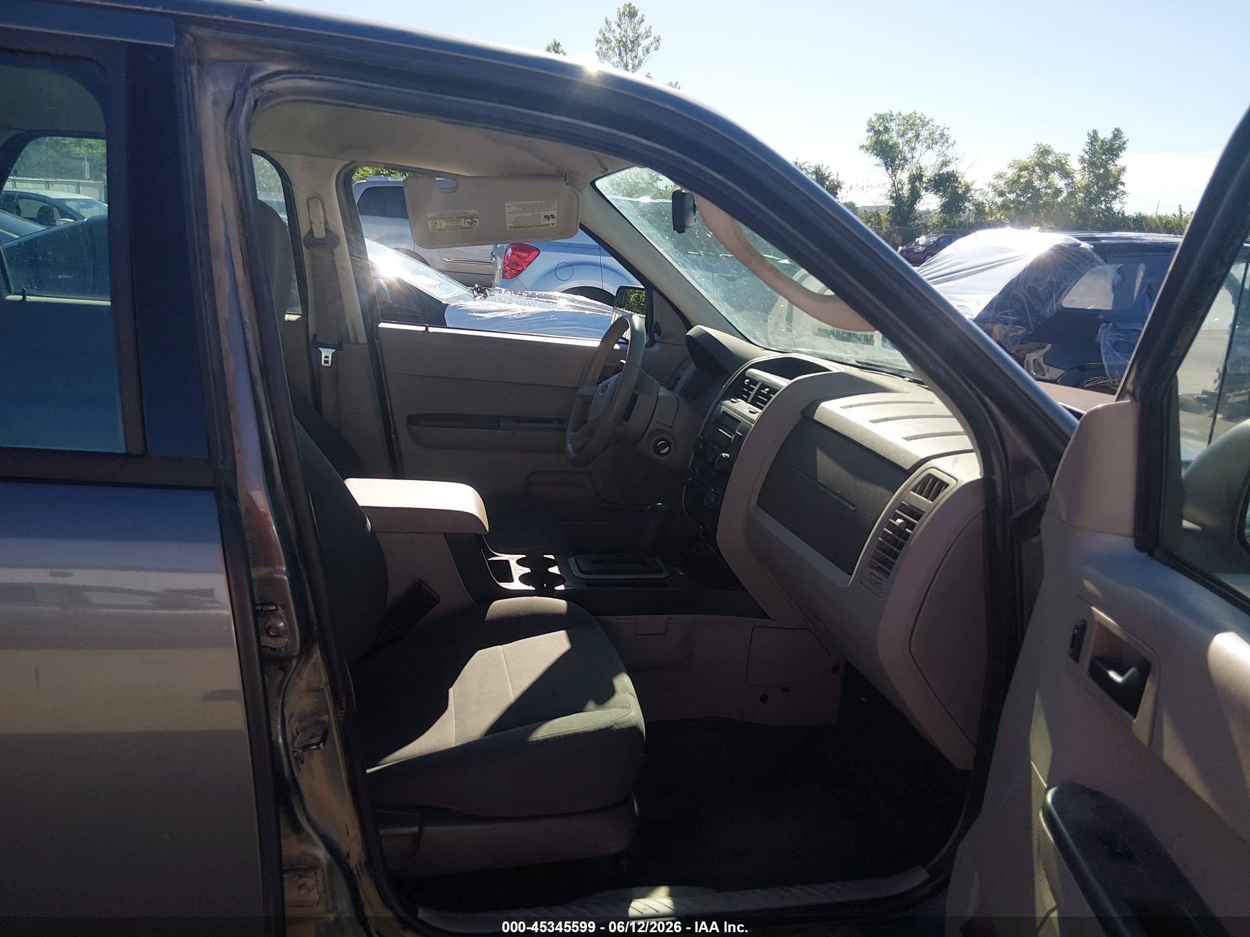 2011 Ford Escape Xls Gray vin: 1FMCU9C77BKA25995