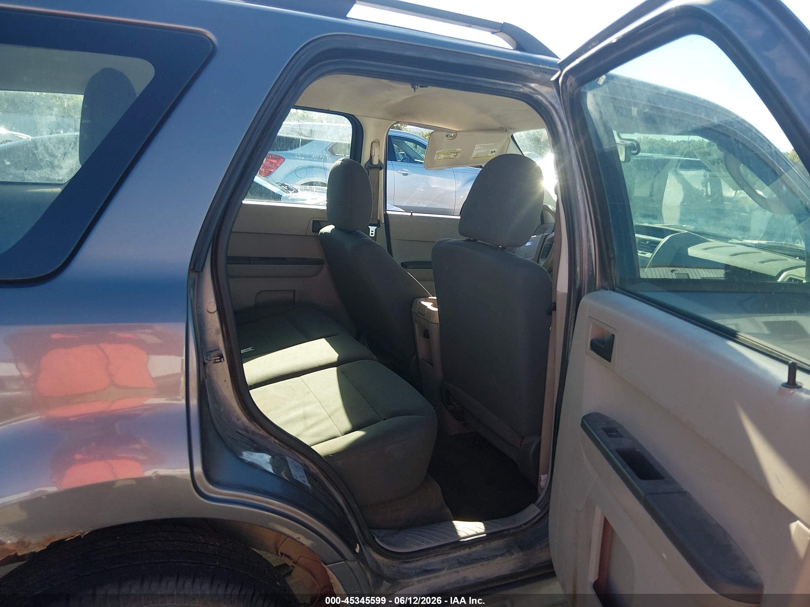 2011 Ford Escape Xls Gray vin: 1FMCU9C77BKA25995