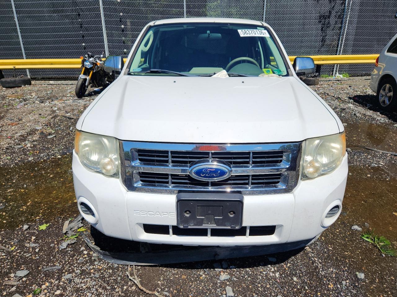 2012 Ford Escape Xls White vin: 1FMCU9C78CKB33155