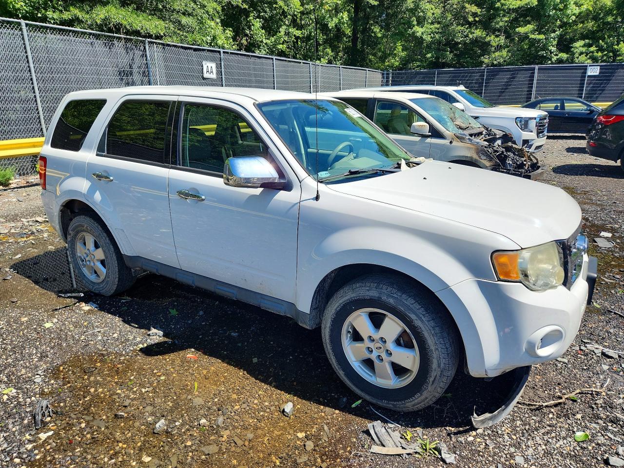 2012 Ford Escape Xls White vin: 1FMCU9C78CKB33155