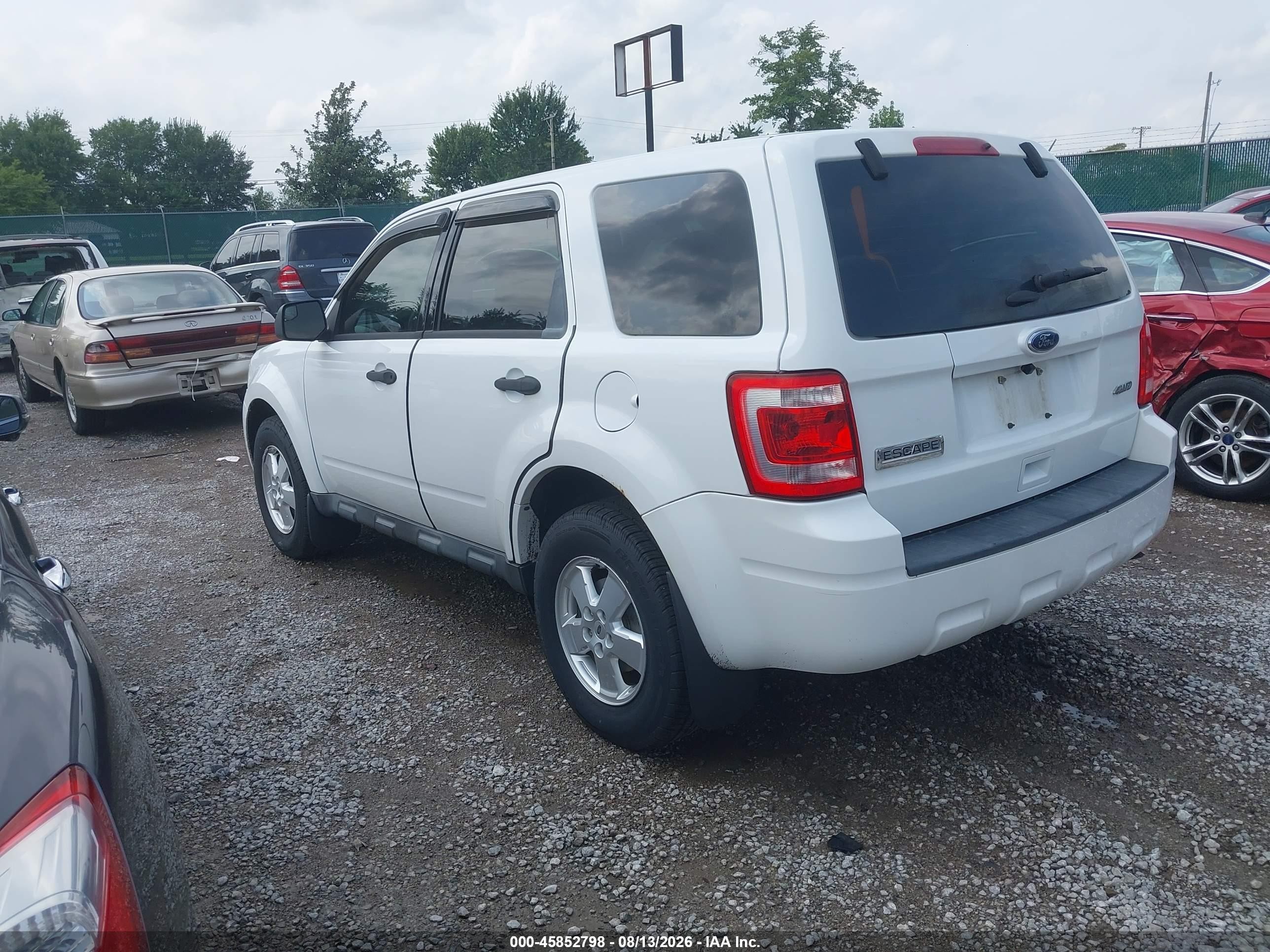 2012 Ford Escape Xls White vin: 1FMCU9C78CKB33401