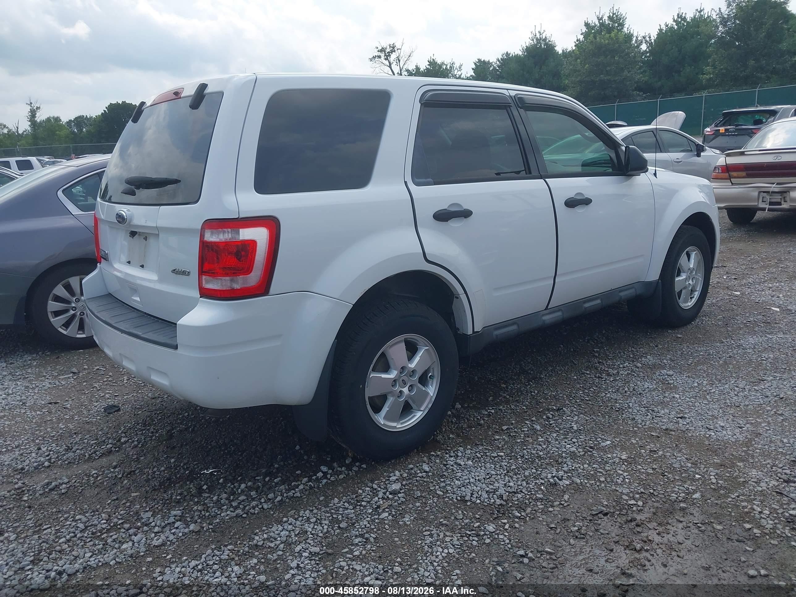 2012 Ford Escape Xls White vin: 1FMCU9C78CKB33401