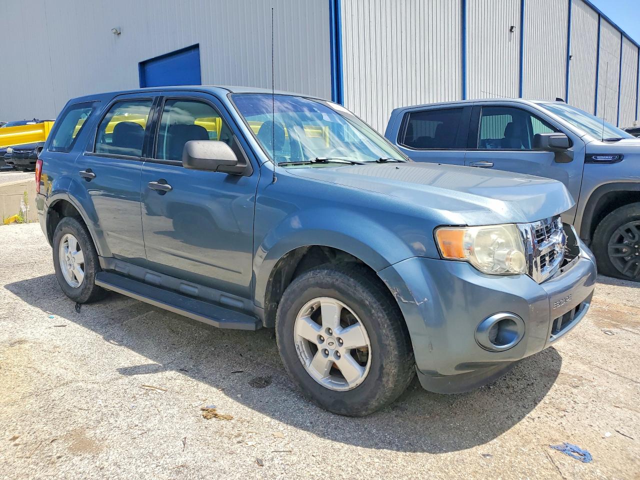 2010 Ford Escape Xls Blue vin: 1FMCU9C79AKA02216