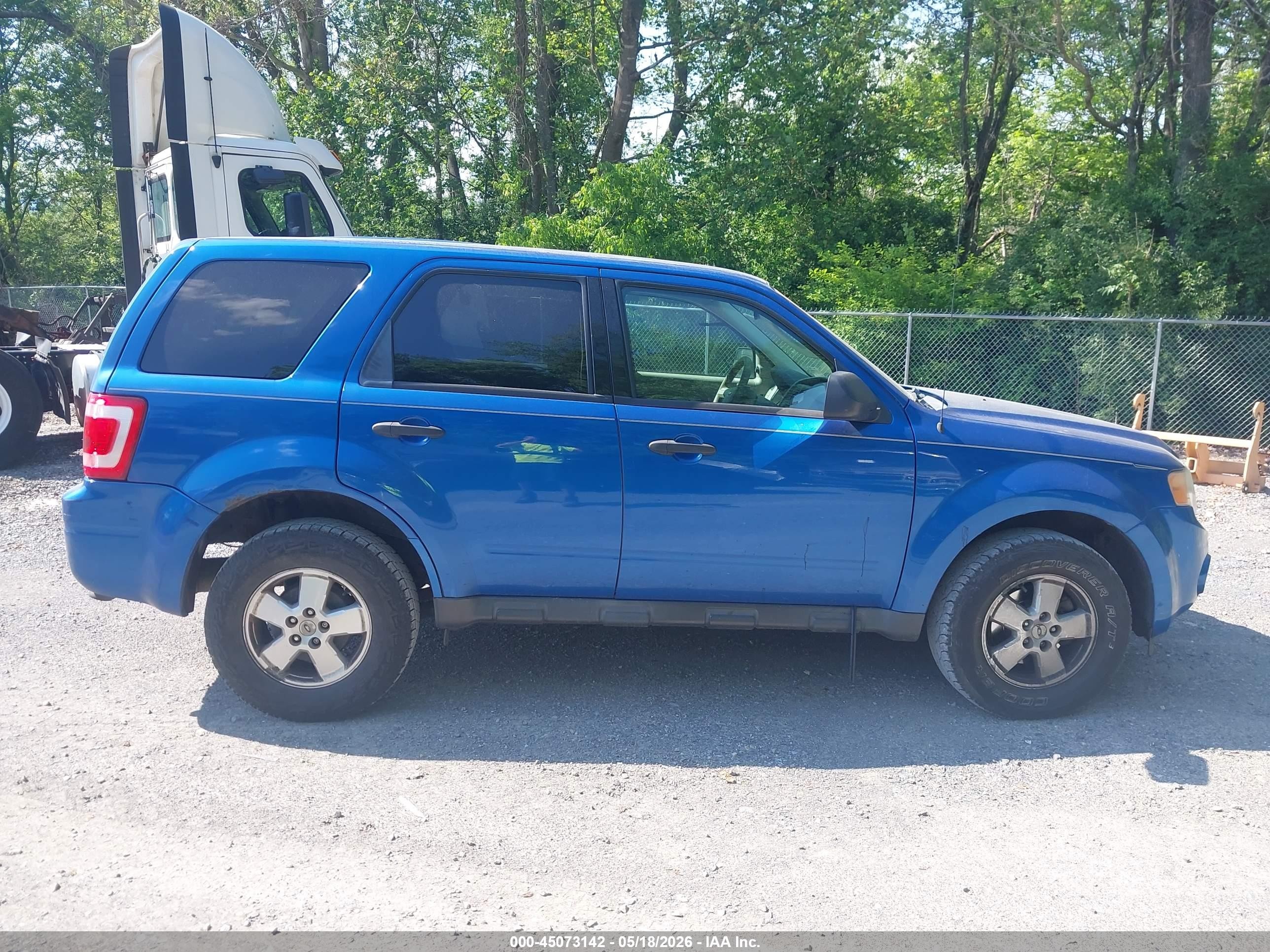 2011 Ford Escape Xls Синий vin: 1FMCU9C7XBKC24636