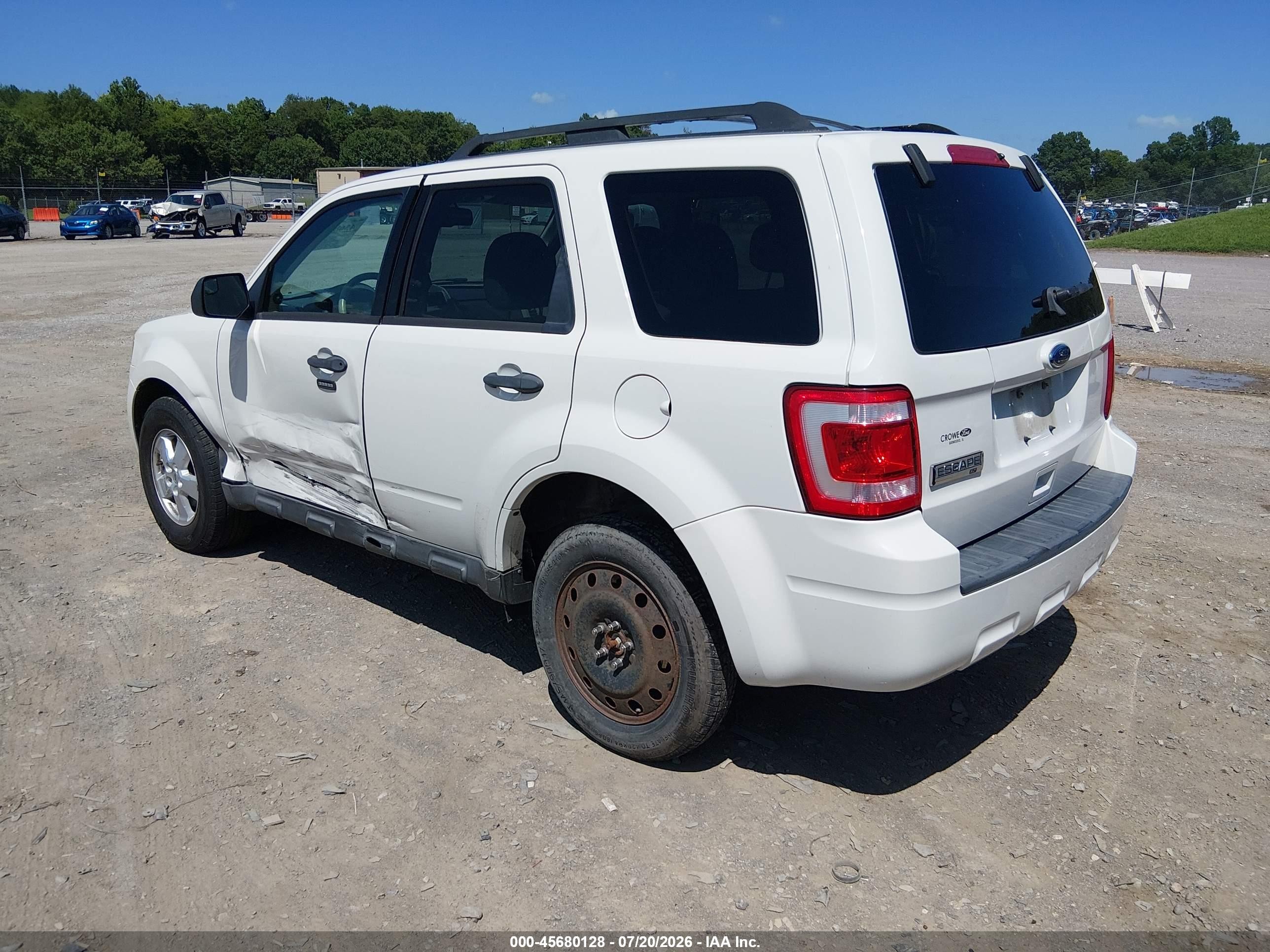 2010 Ford Escape Xlt White vin: 1FMCU9D70AKC22424