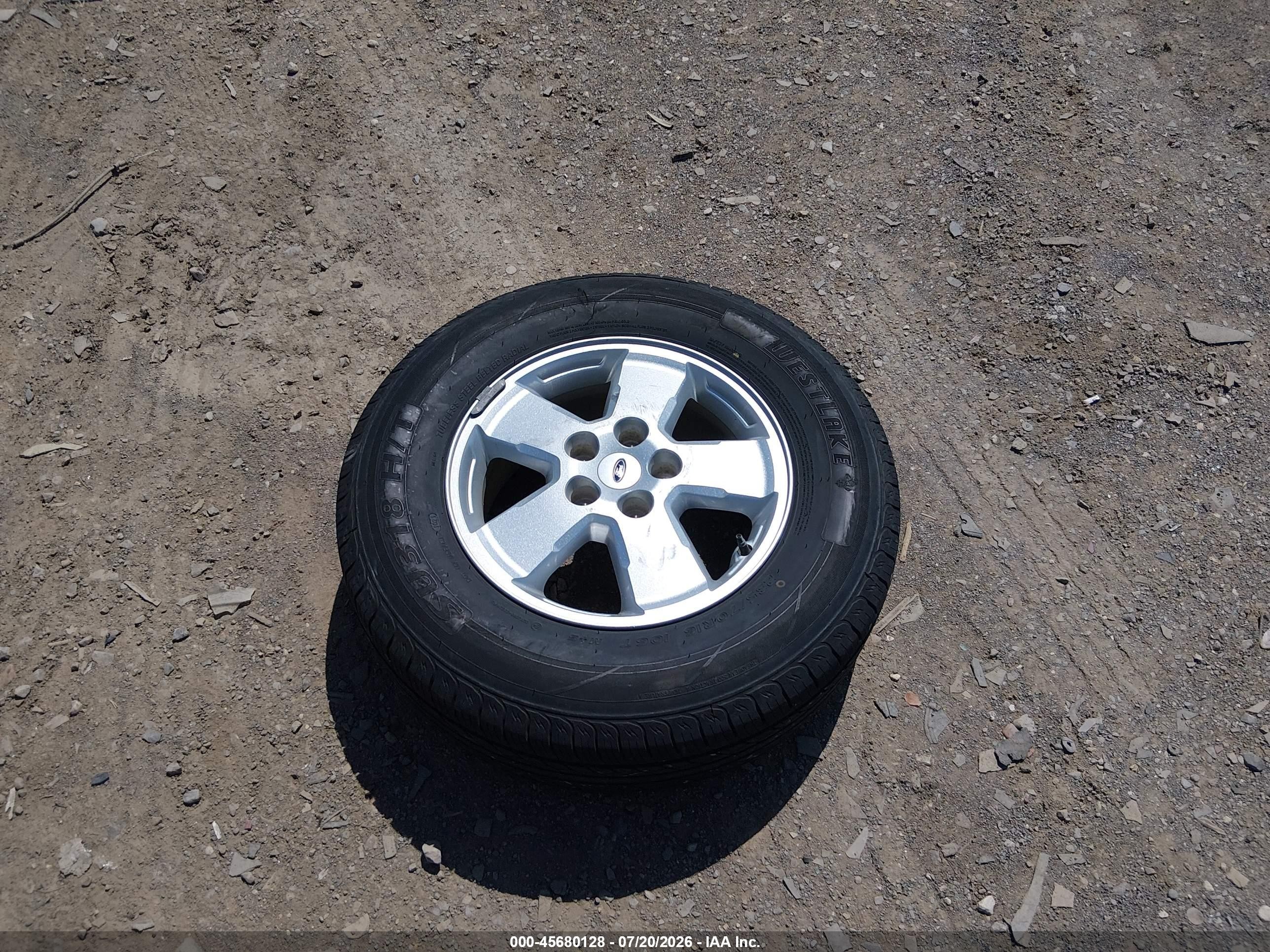 2010 Ford Escape Xlt White vin: 1FMCU9D70AKC22424