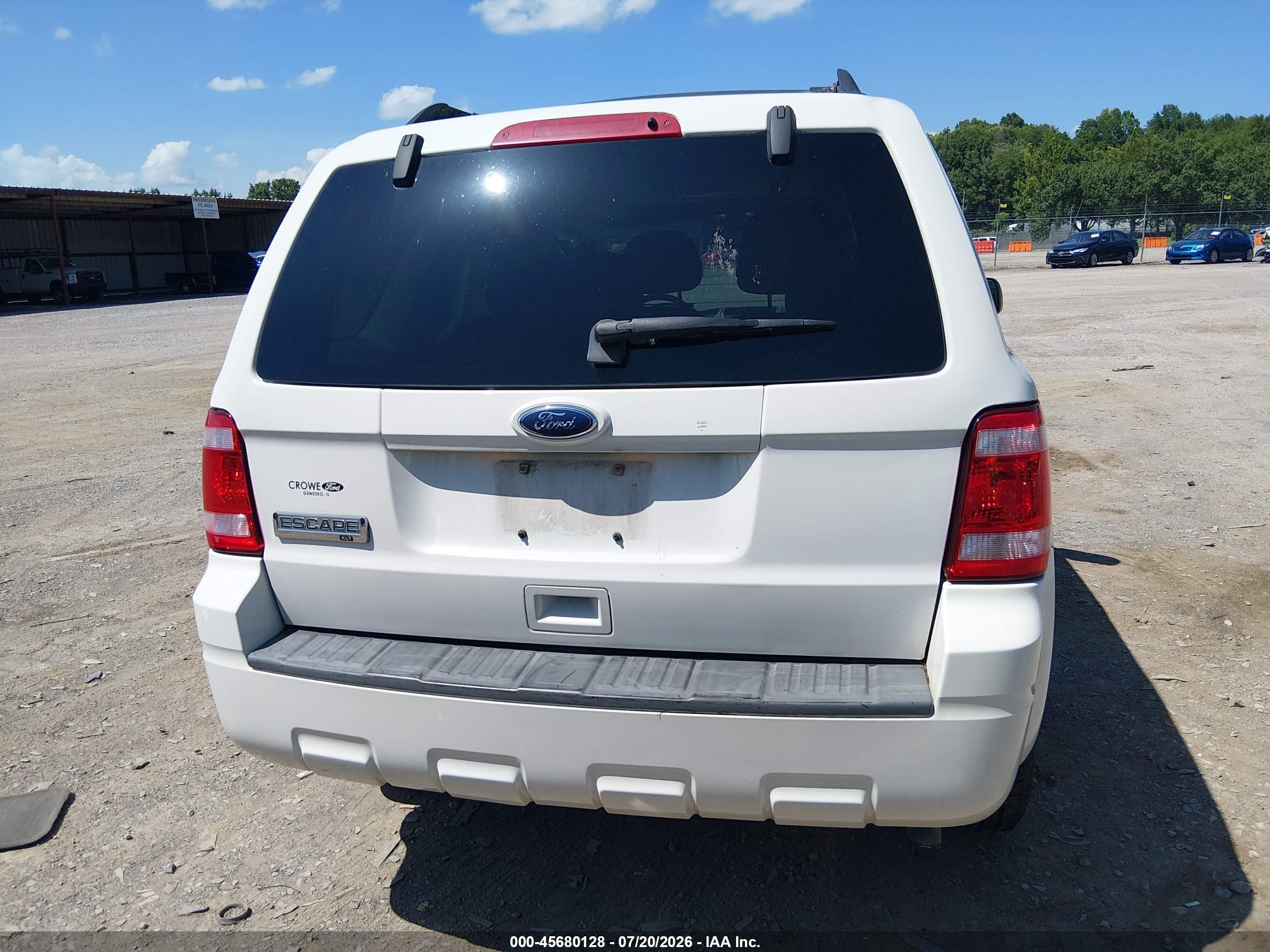 2010 Ford Escape Xlt White vin: 1FMCU9D70AKC22424