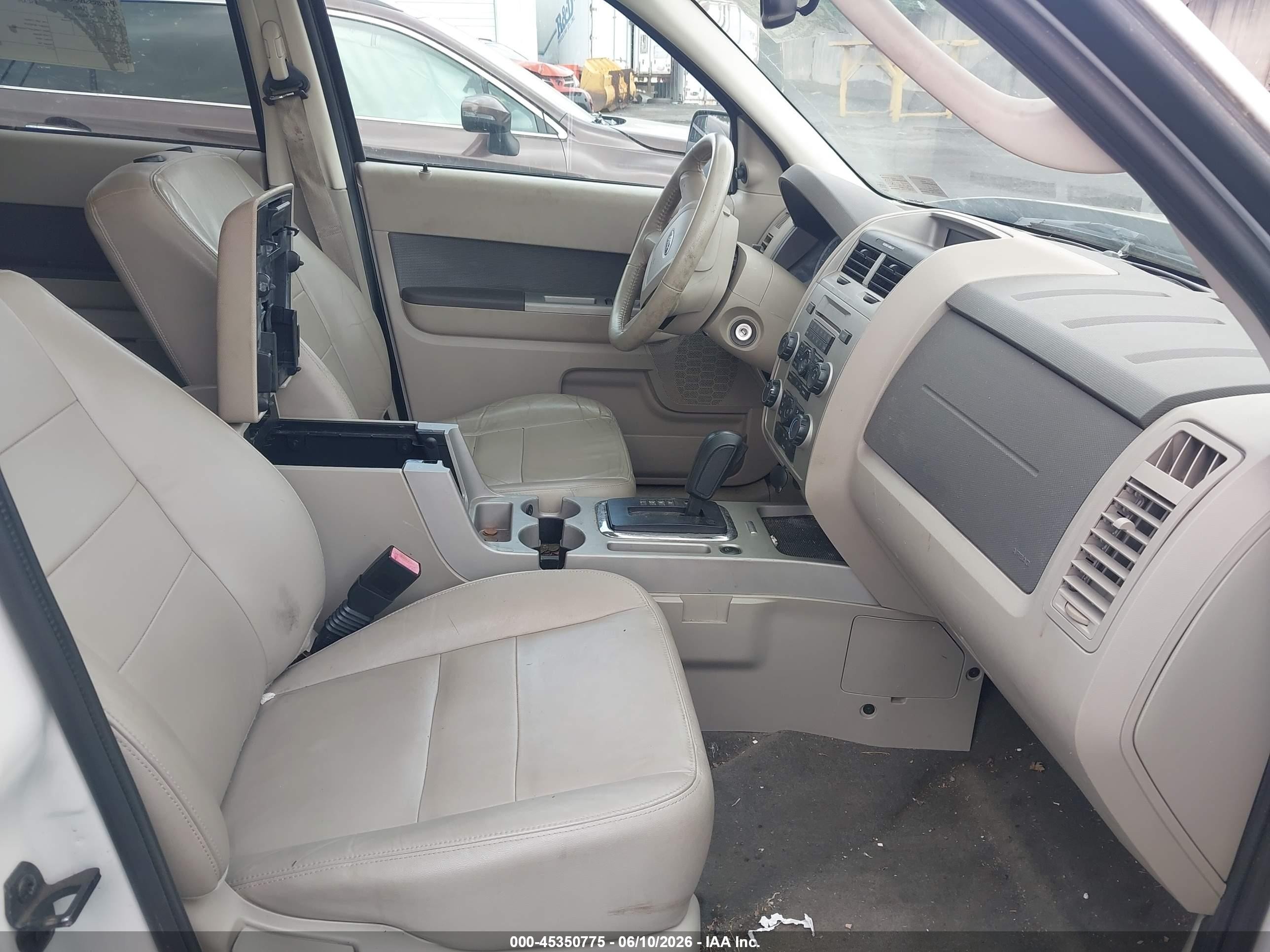2011 Ford Escape Xlt Белый vin: 1FMCU9D70BKB58385
