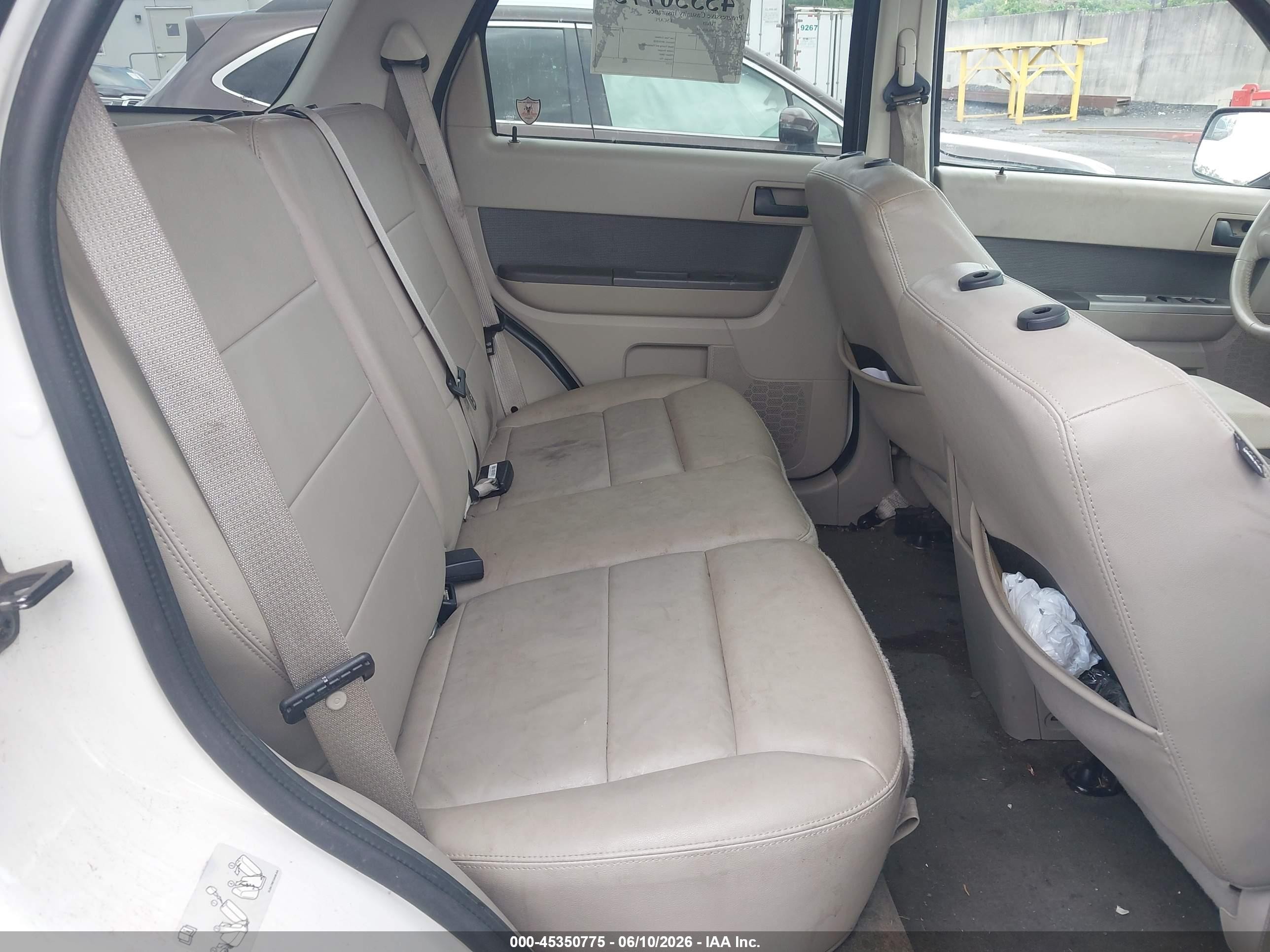 2011 Ford Escape Xlt Белый vin: 1FMCU9D70BKB58385