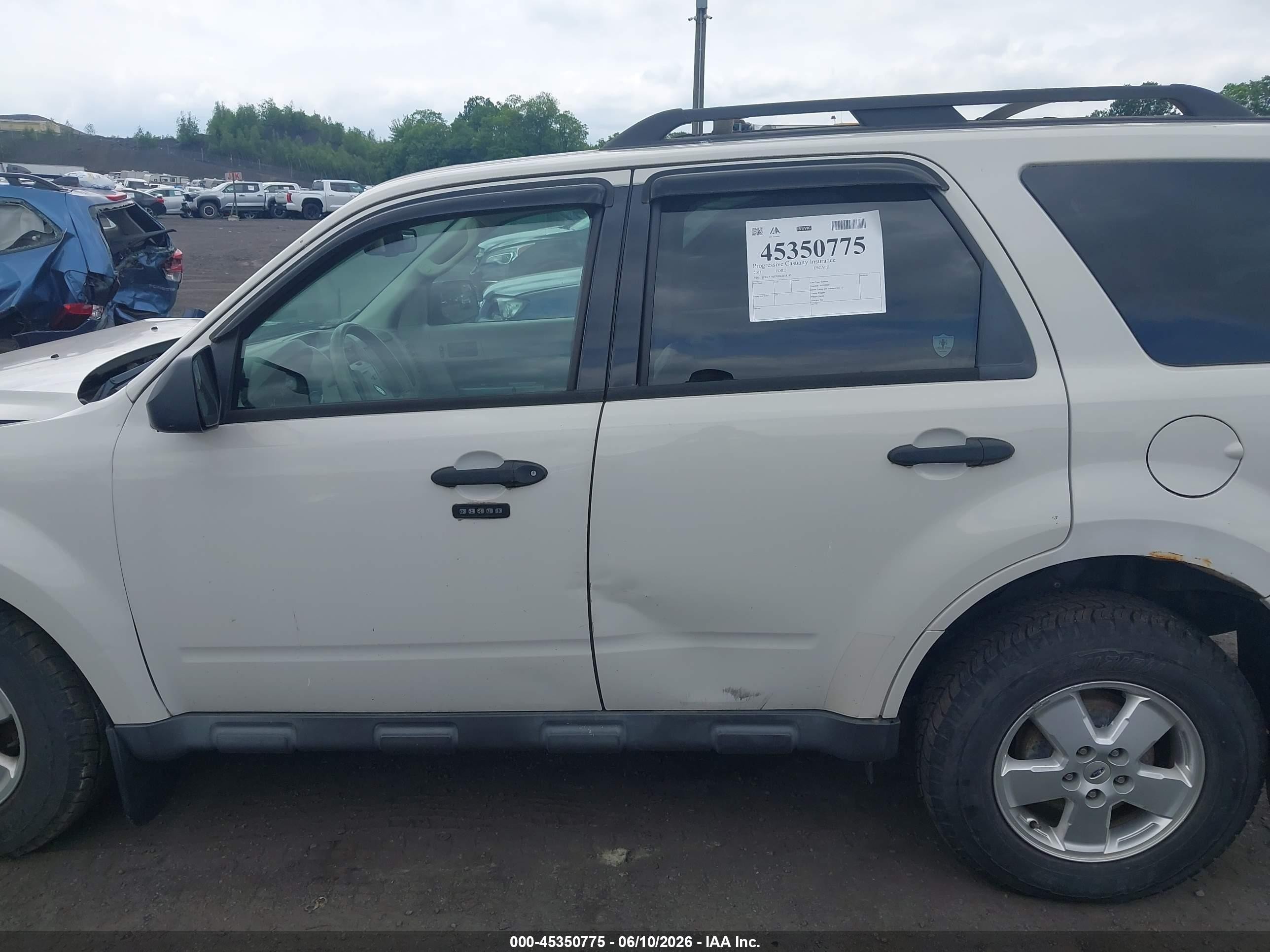 2011 Ford Escape Xlt Белый vin: 1FMCU9D70BKB58385