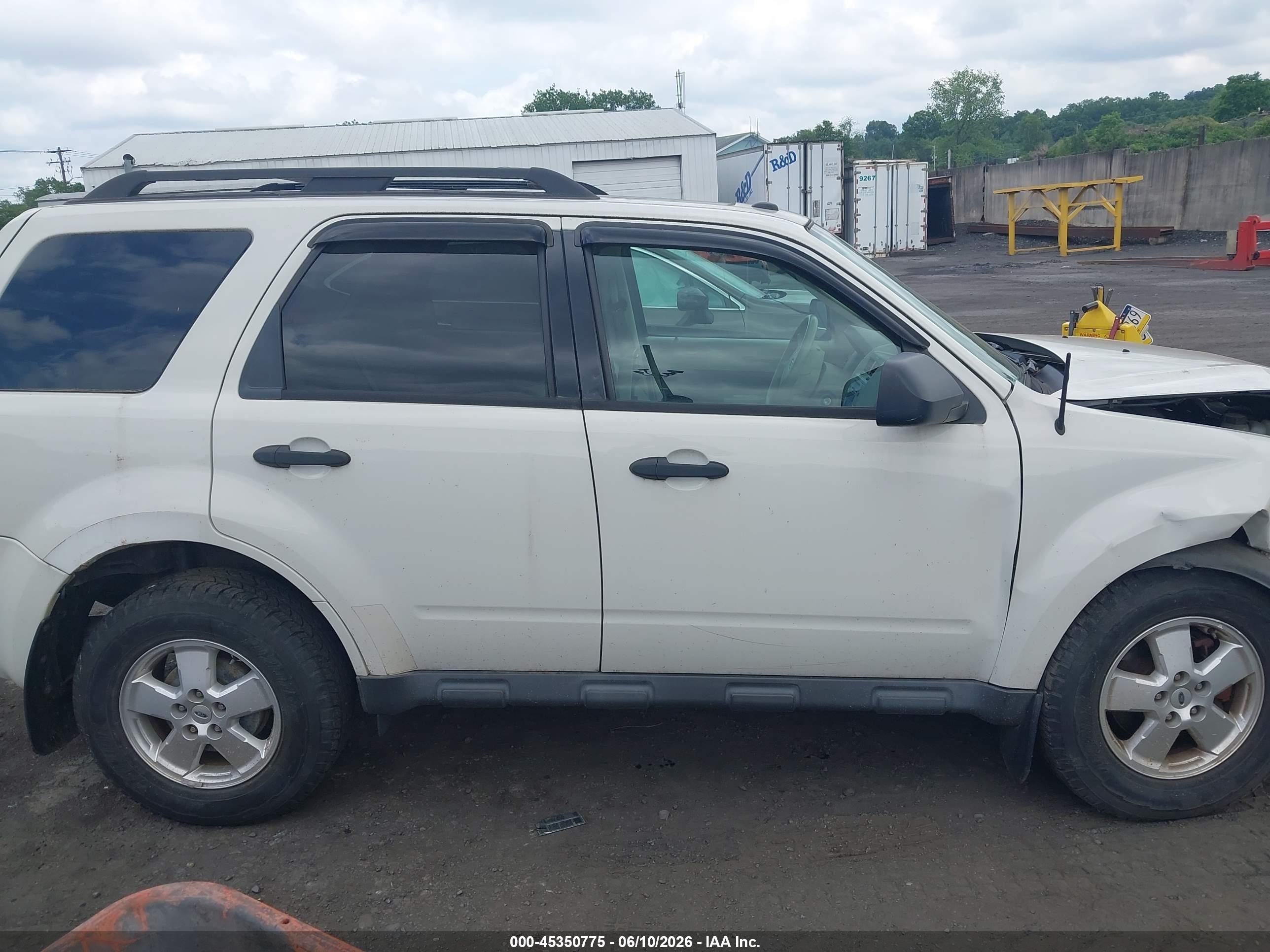 2011 Ford Escape Xlt Белый vin: 1FMCU9D70BKB58385