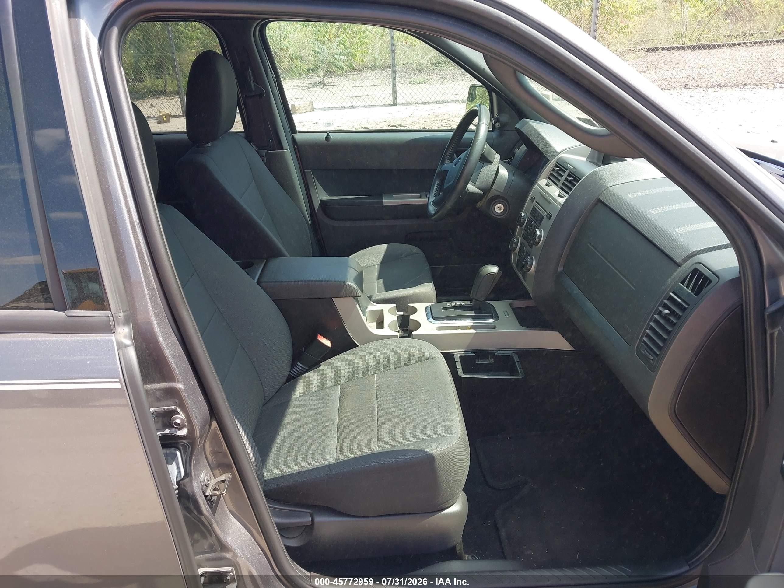 2012 Ford Escape Xlt Silver vin: 1FMCU9D70CKA42153