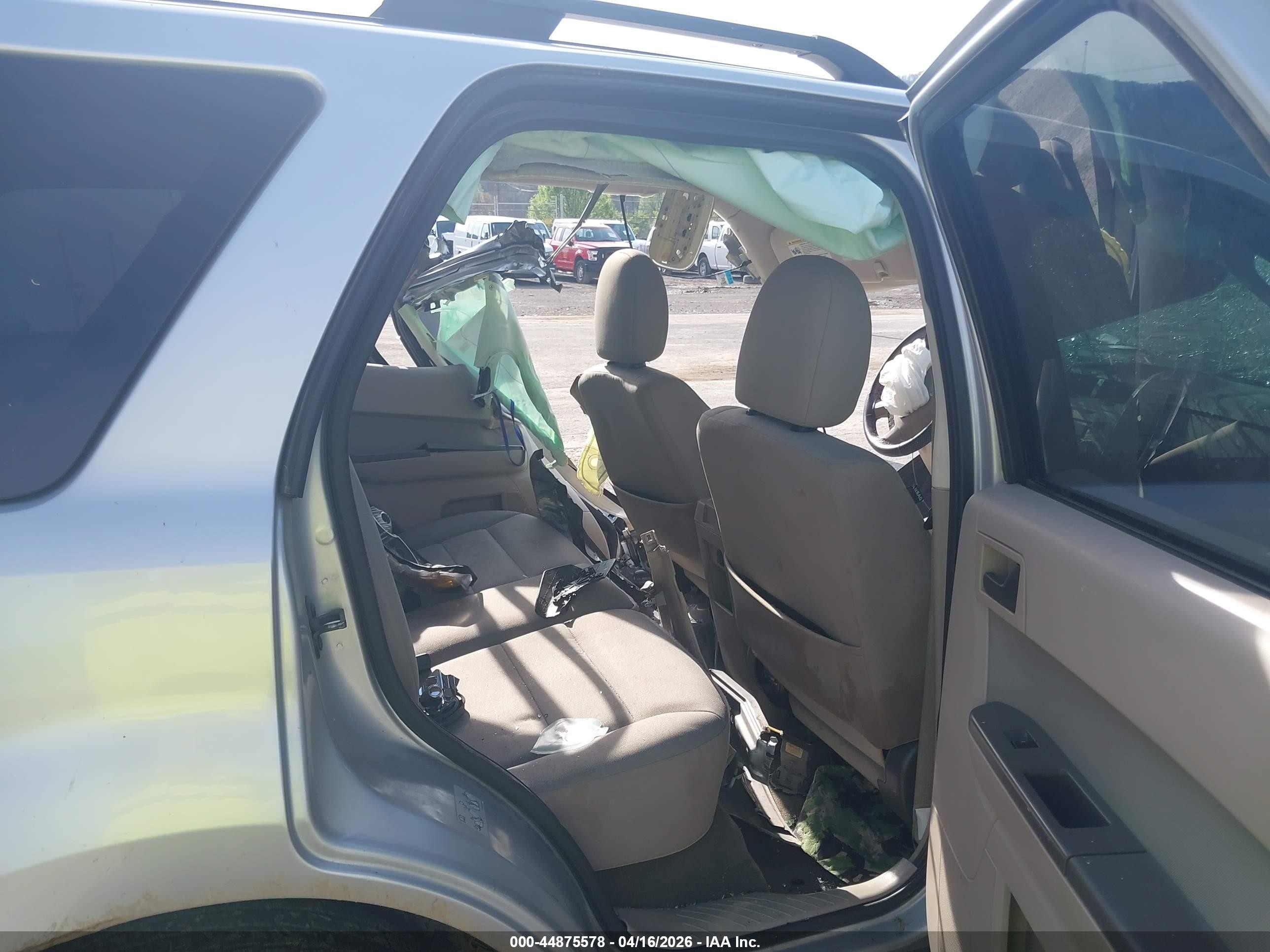 2012 Ford Escape Xlt Silver vin: 1FMCU9D70CKB94112