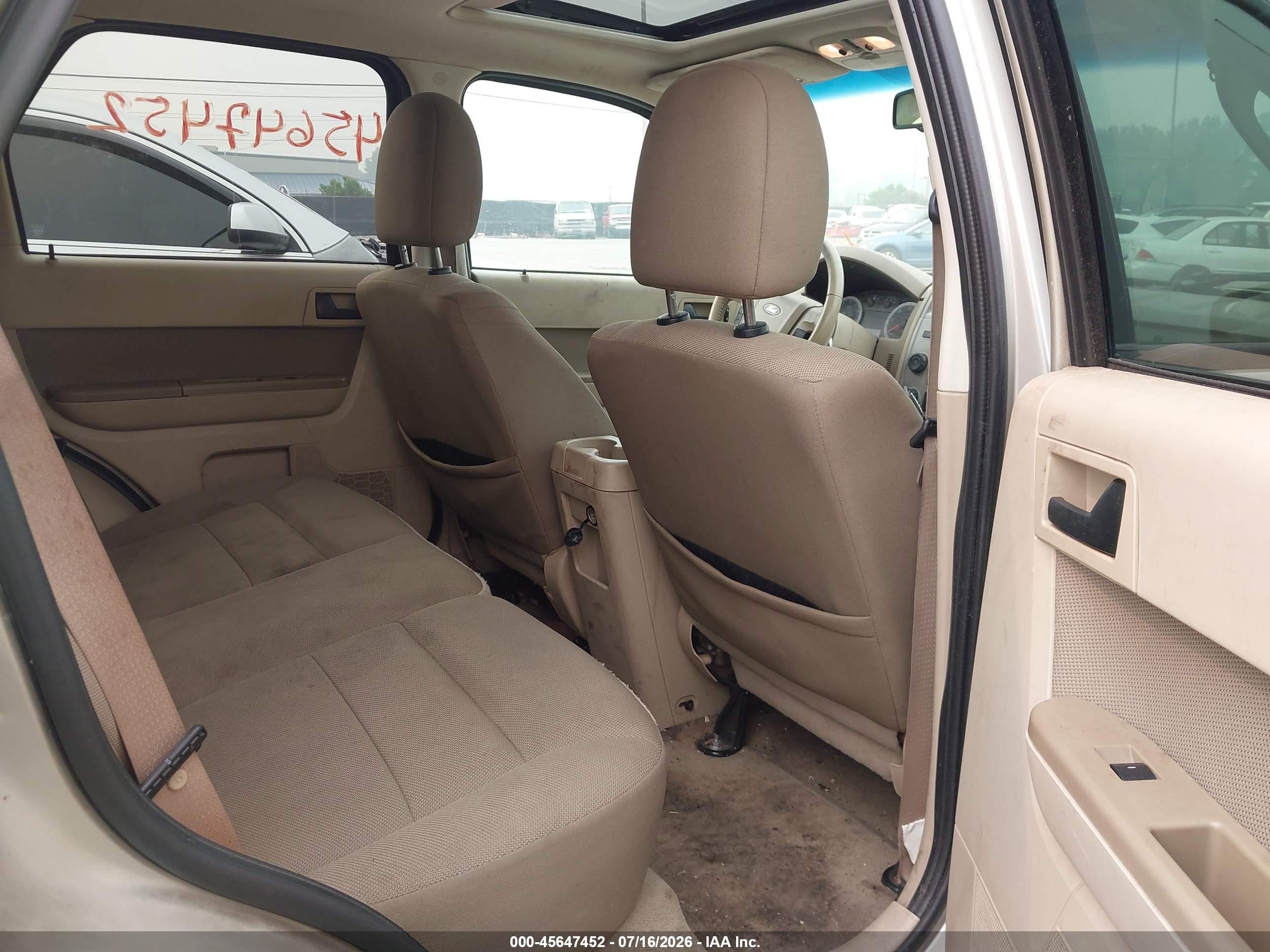 2010 Ford Escape Xlt Золотой vin: 1FMCU9D71AKB20937
