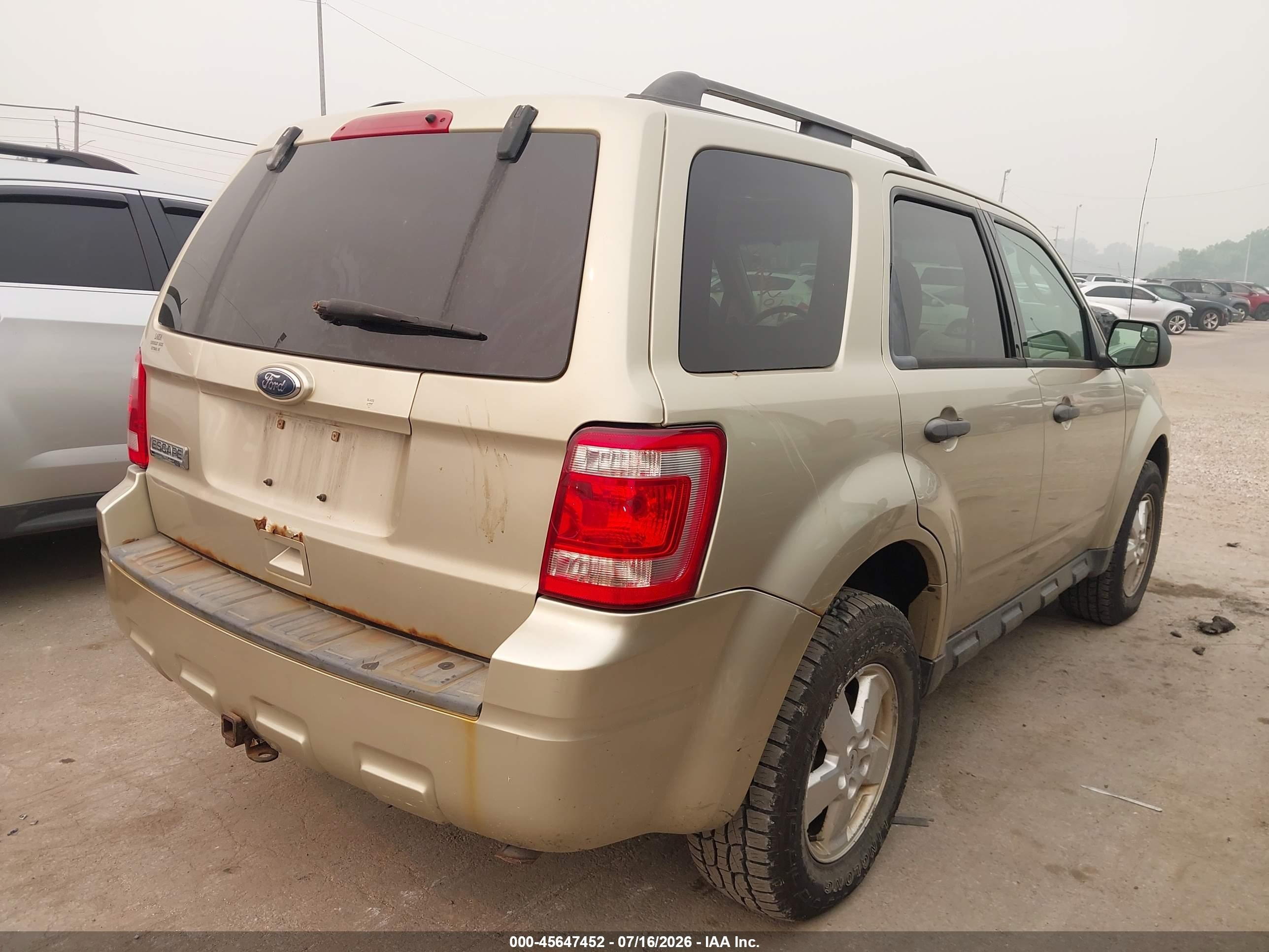 2010 Ford Escape Xlt Золотой vin: 1FMCU9D71AKB20937
