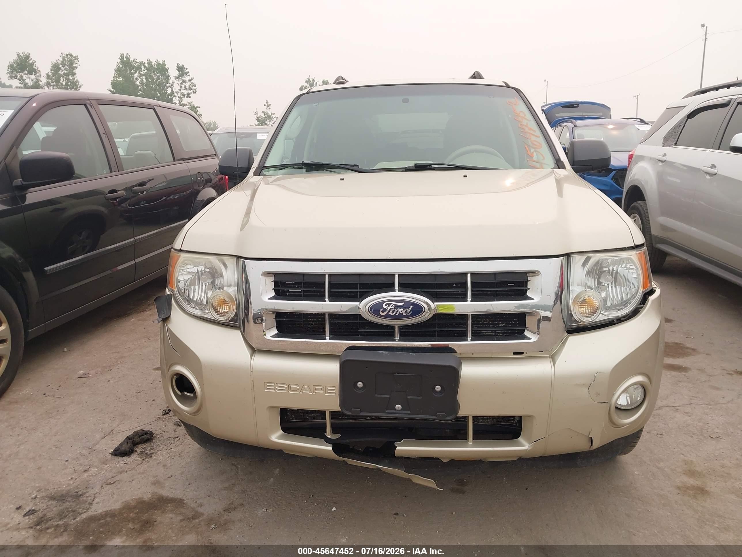 2010 Ford Escape Xlt Золотой vin: 1FMCU9D71AKB20937