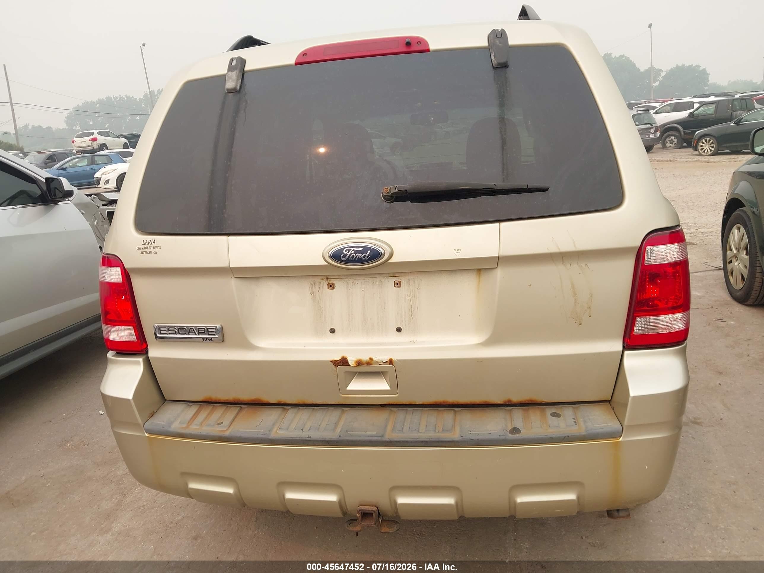 2010 Ford Escape Xlt Золотой vin: 1FMCU9D71AKB20937