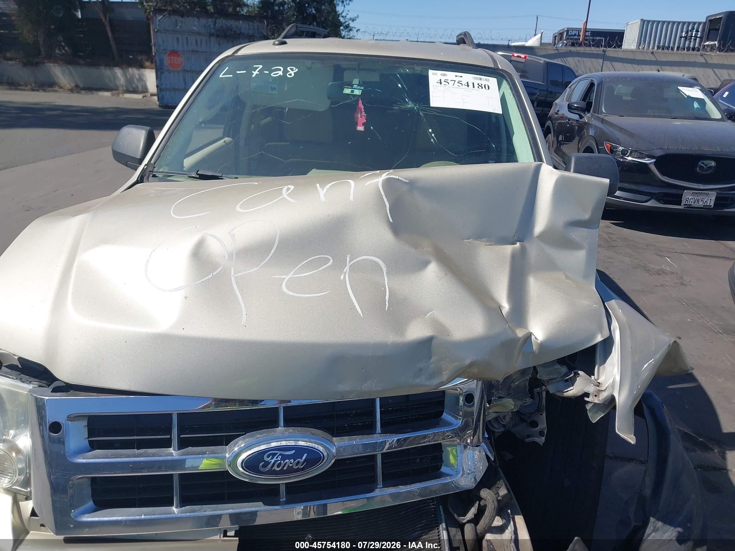 2010 Ford Escape Xlt Champagne vin: 1FMCU9D71AKC72555