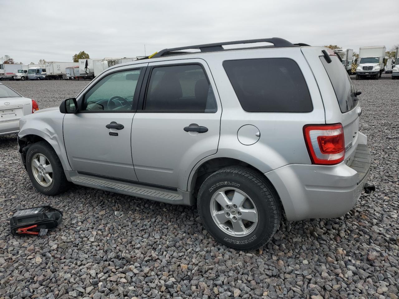 2011 Ford Escape Xlt Серебряный vin: 1FMCU9D71BKA80389