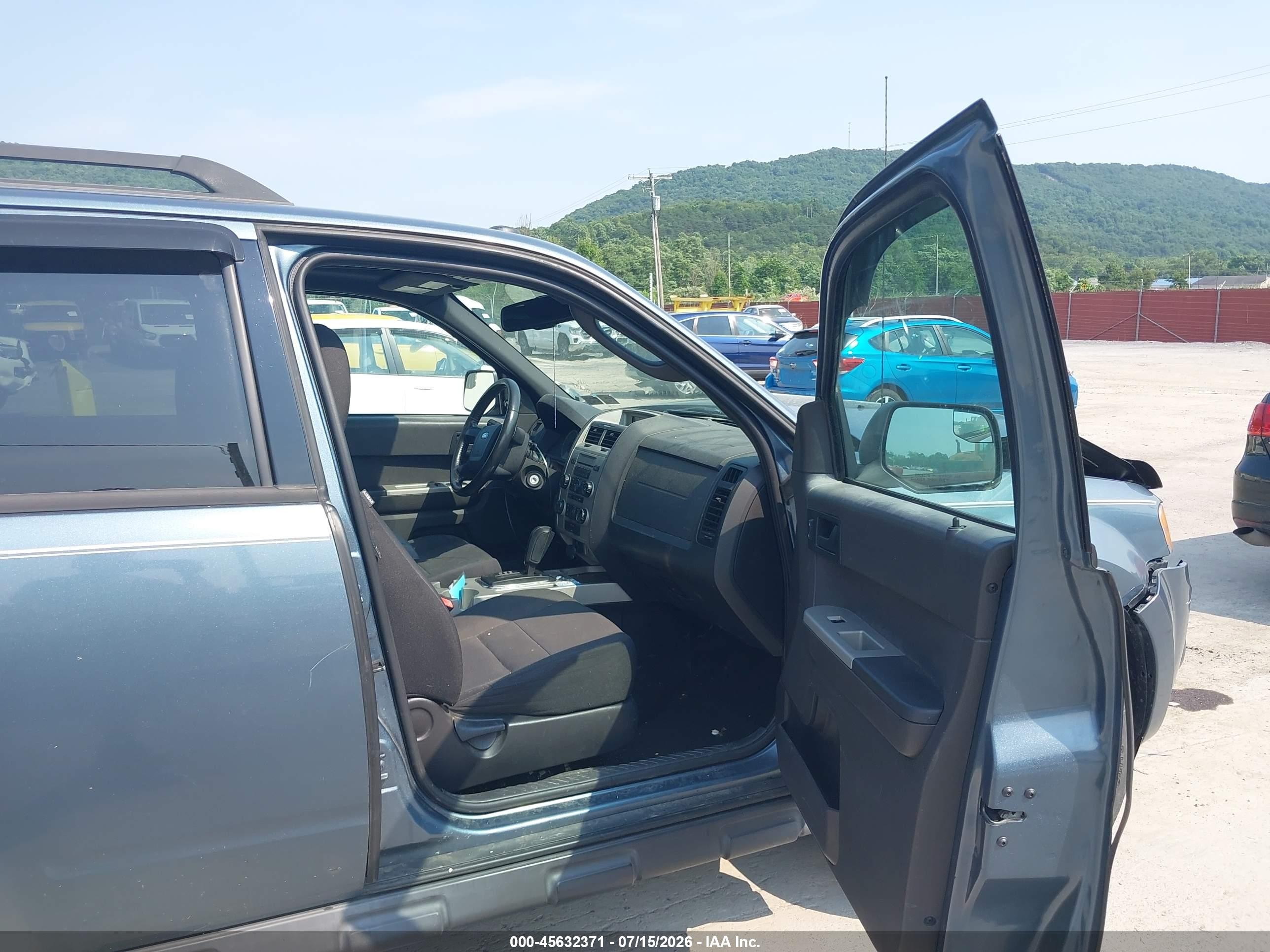 2011 Ford Escape Xlt Blue vin: 1FMCU9D71BKB45015