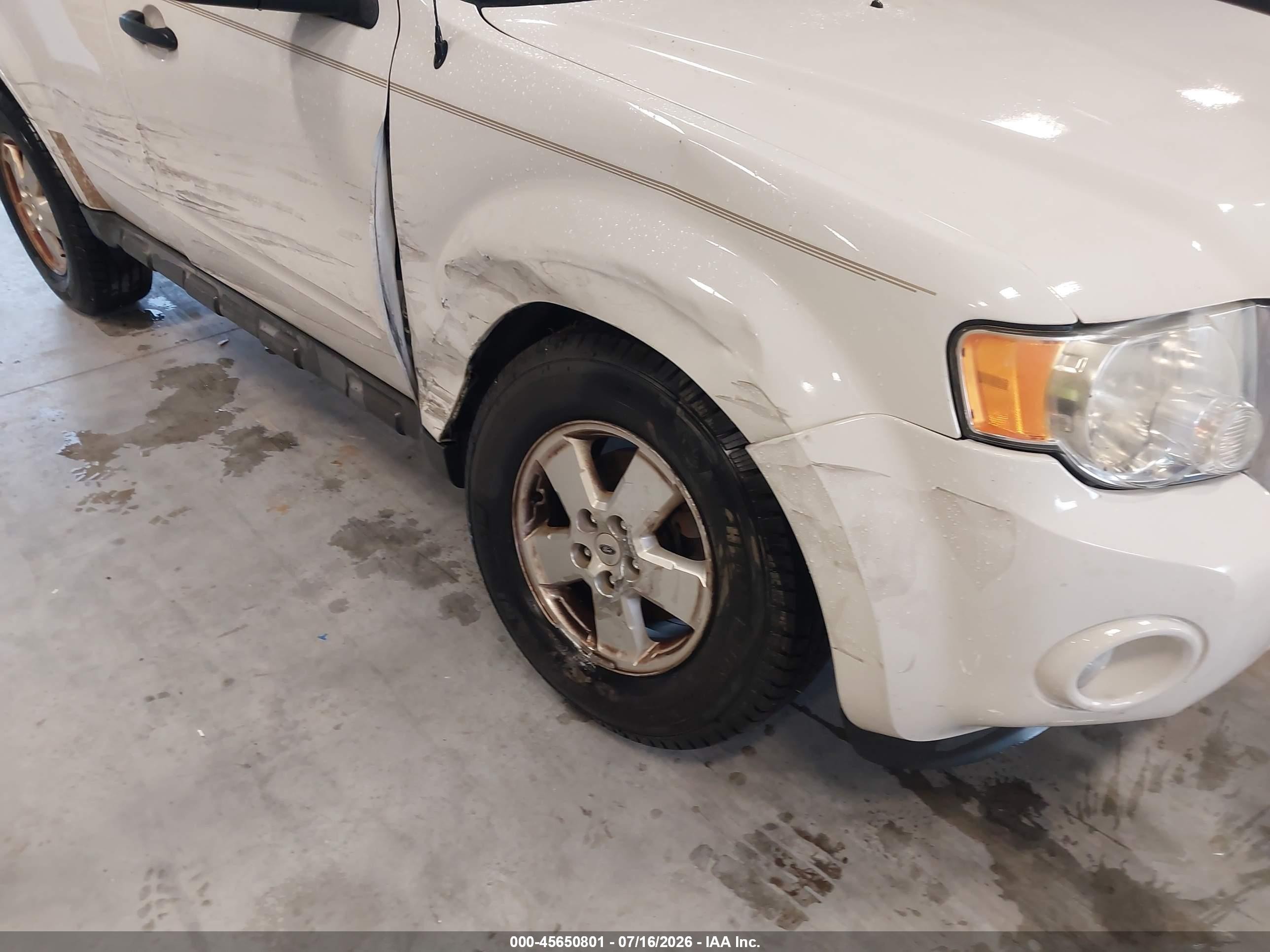 2011 Ford Escape Xlt White vin: 1FMCU9D72BKC25102