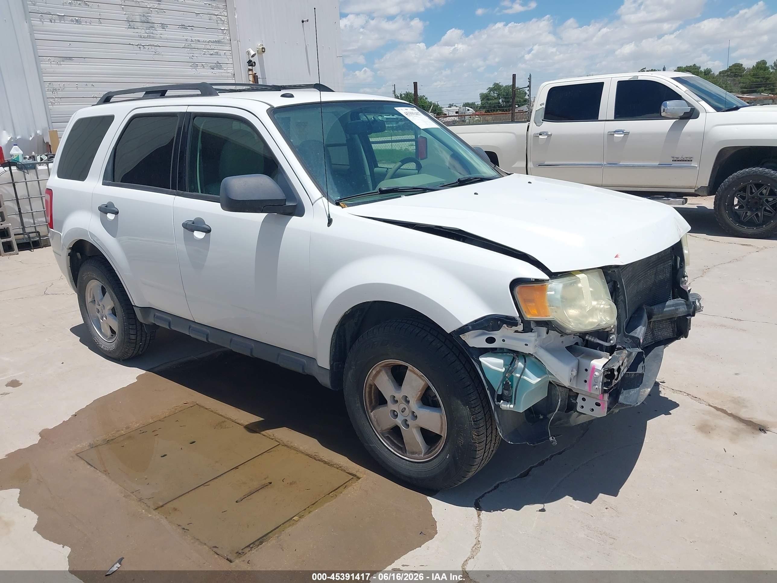 2011 Ford Escape Xlt White vin: 1FMCU9D72BKC39145