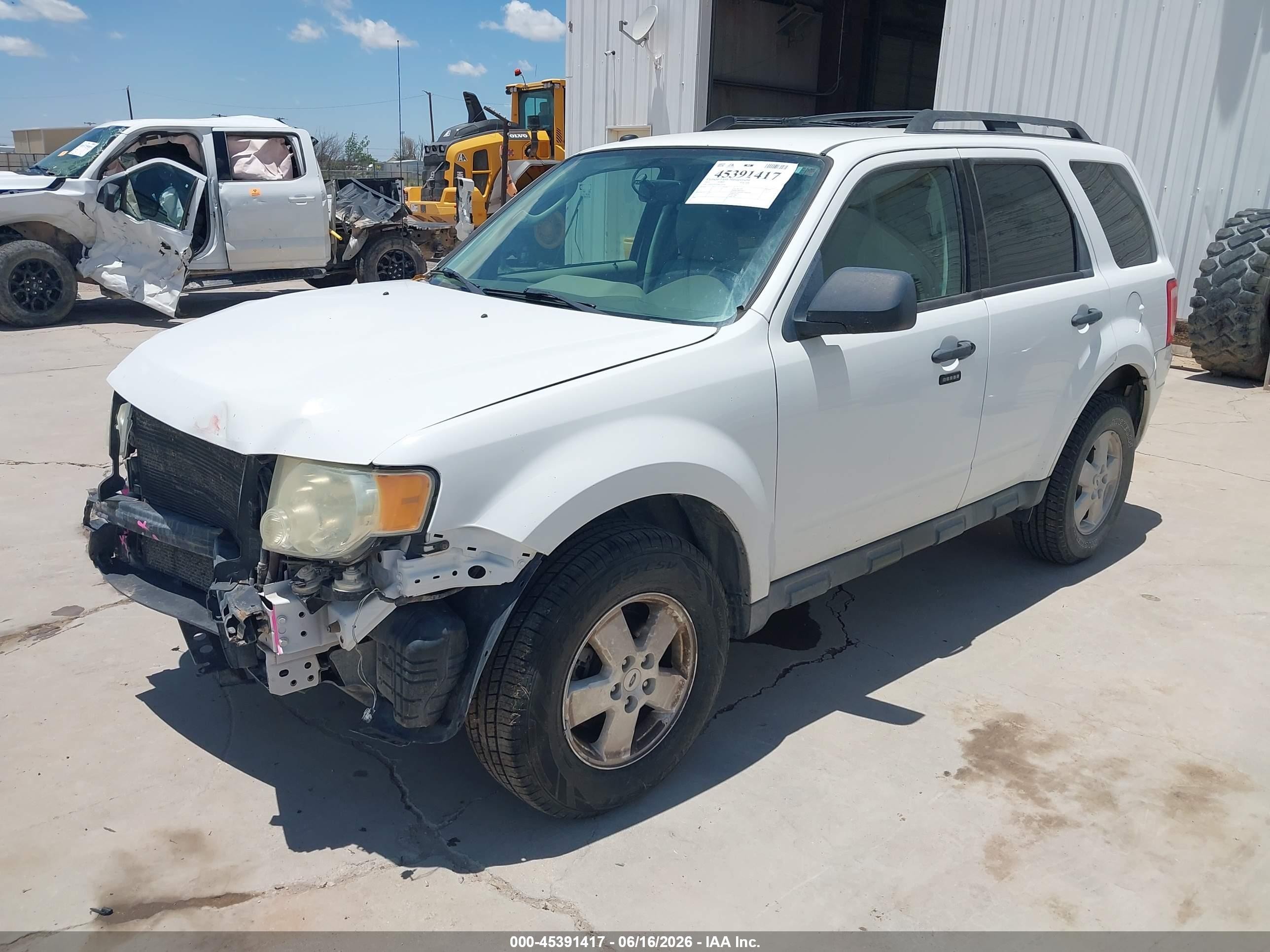 2011 Ford Escape Xlt White vin: 1FMCU9D72BKC39145