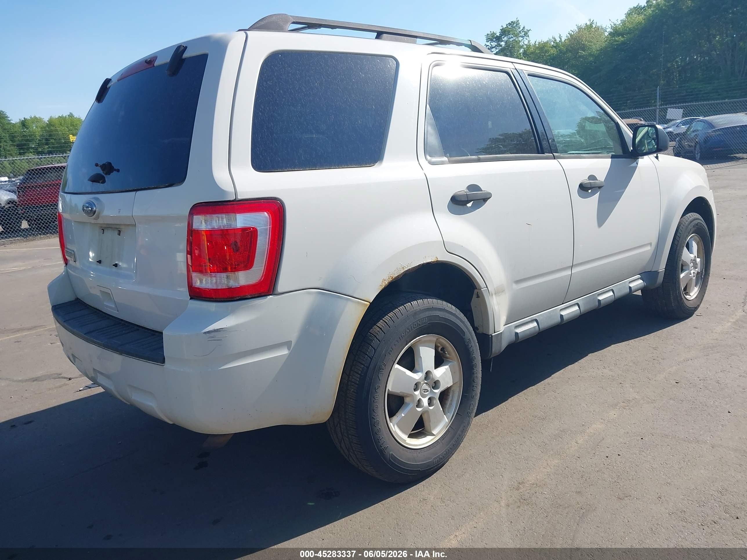 2012 Ford Escape Xlt White vin: 1FMCU9D72CKA26634