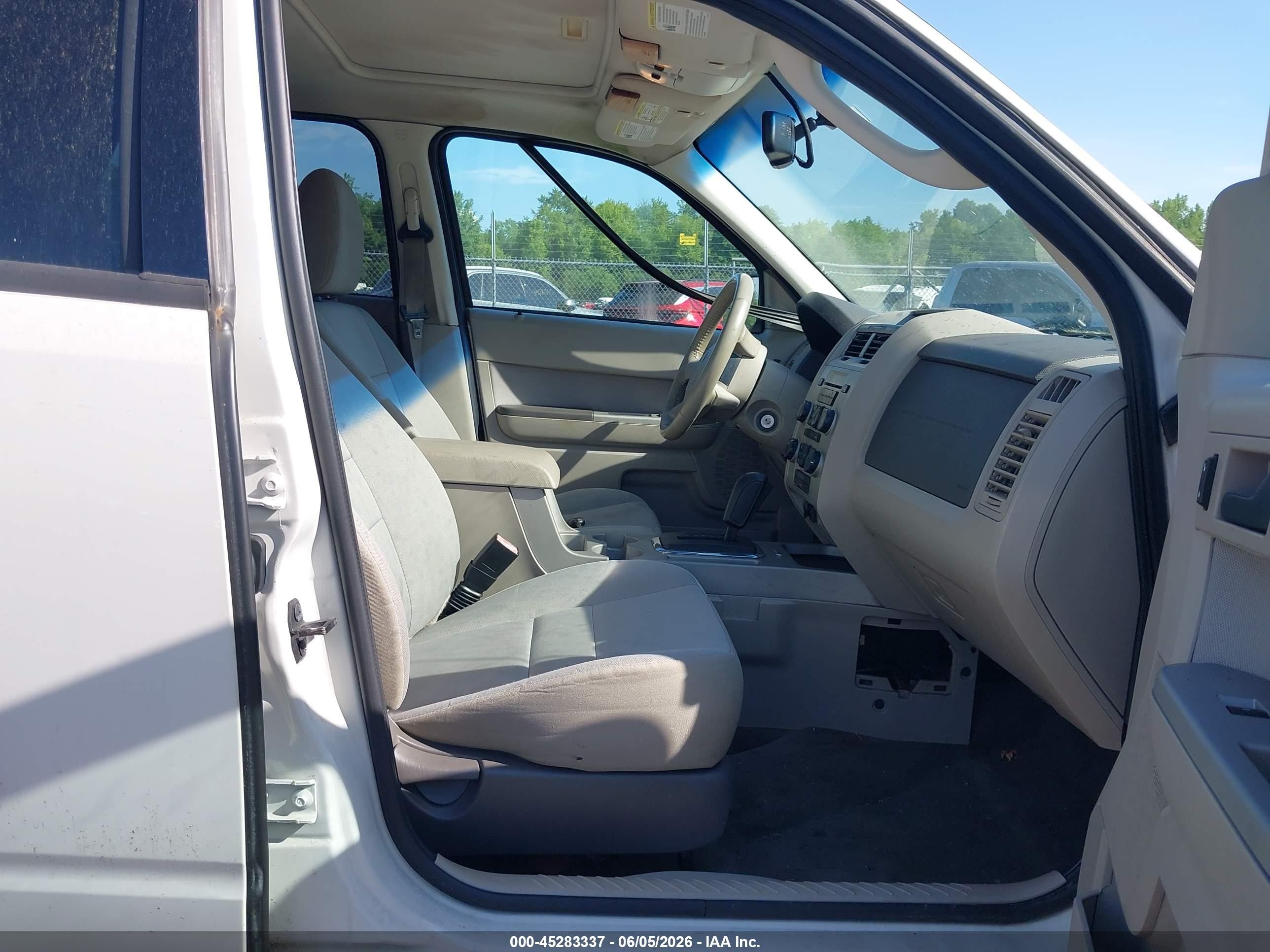 2012 Ford Escape Xlt White vin: 1FMCU9D72CKA26634