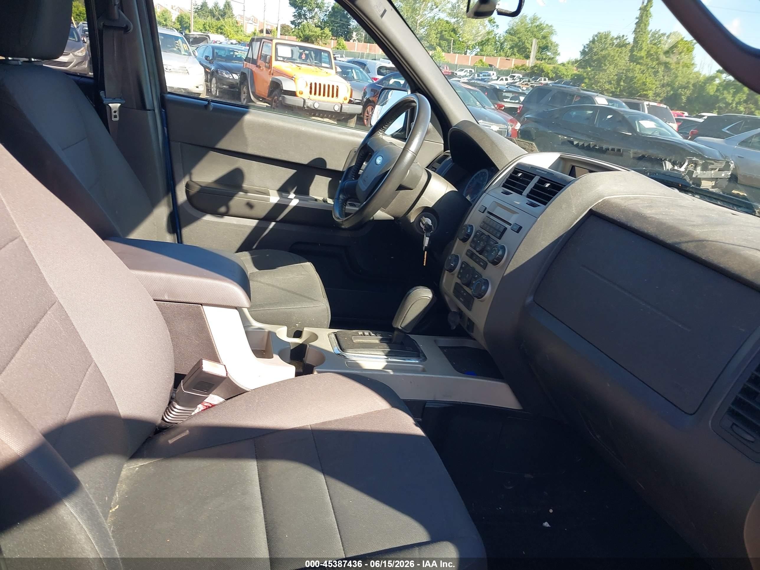 2012 Ford Escape Xlt Blue vin: 1FMCU9D72CKB09304