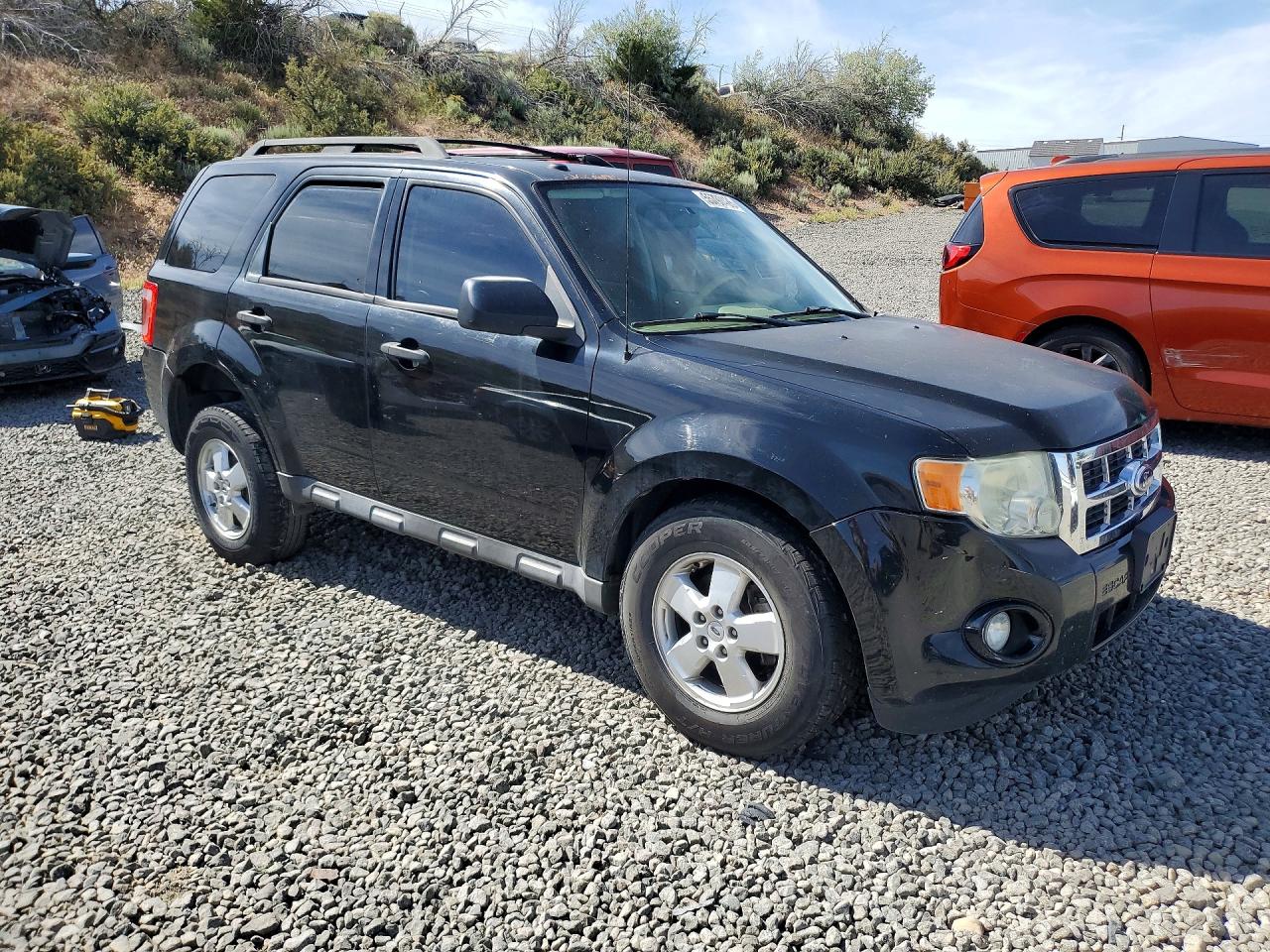 2010 Ford Escape Xlt Black vin: 1FMCU9D73AKA85818