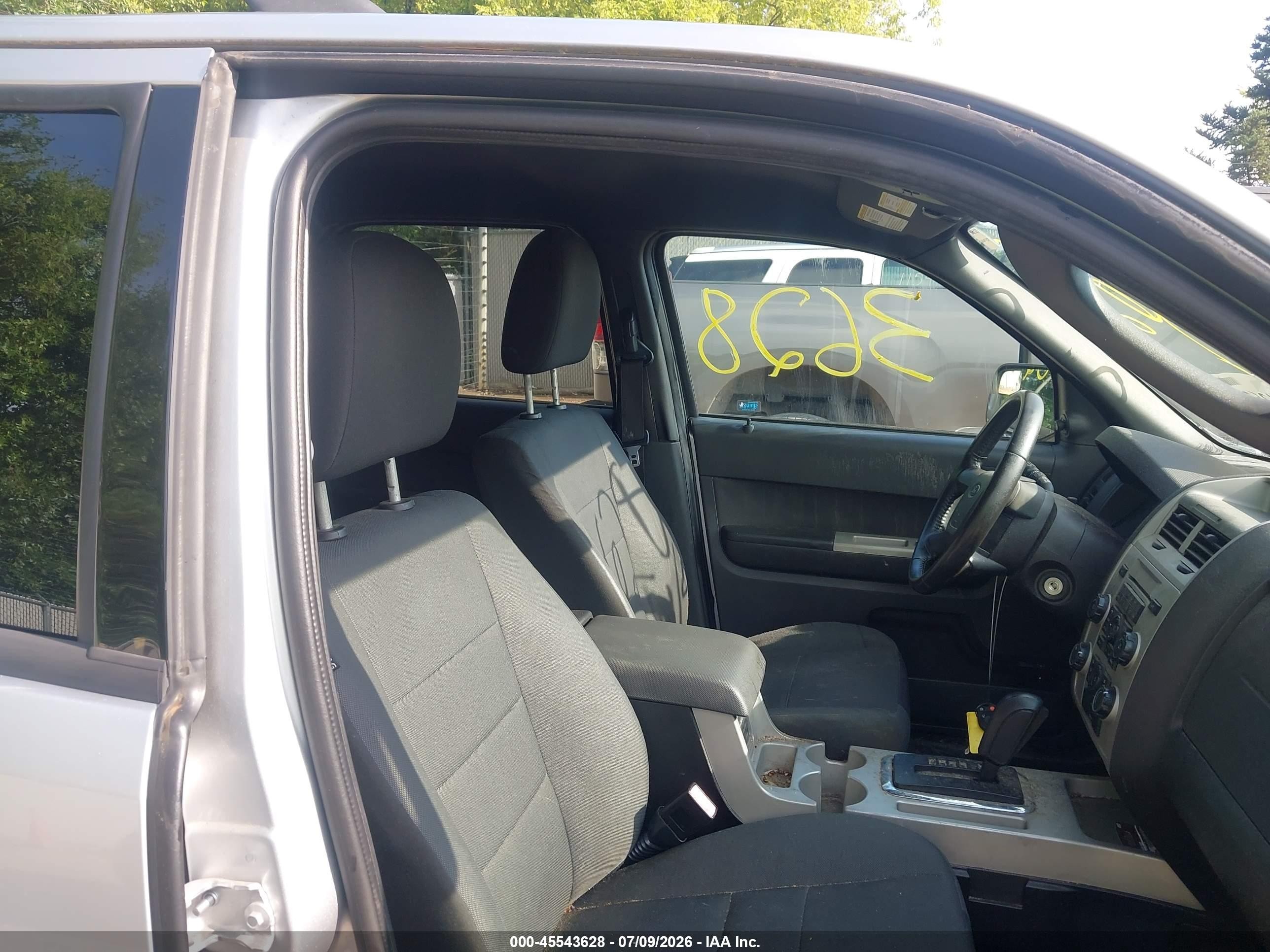 2010 Ford Escape Xlt Silver vin: 1FMCU9D73AKC79703