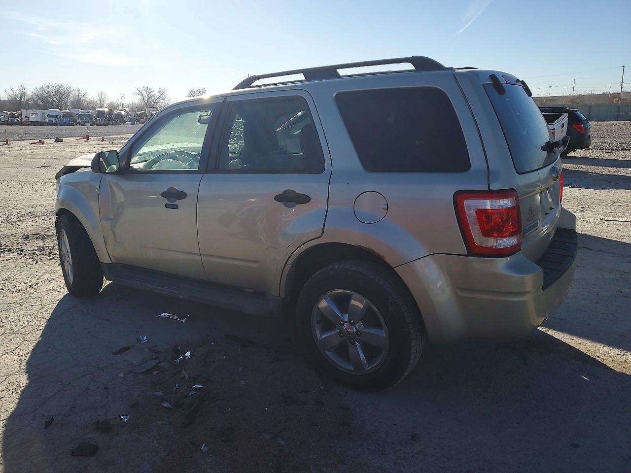 2010 Ford Escape Xlt Gold vin: 1FMCU9D73AKD45831