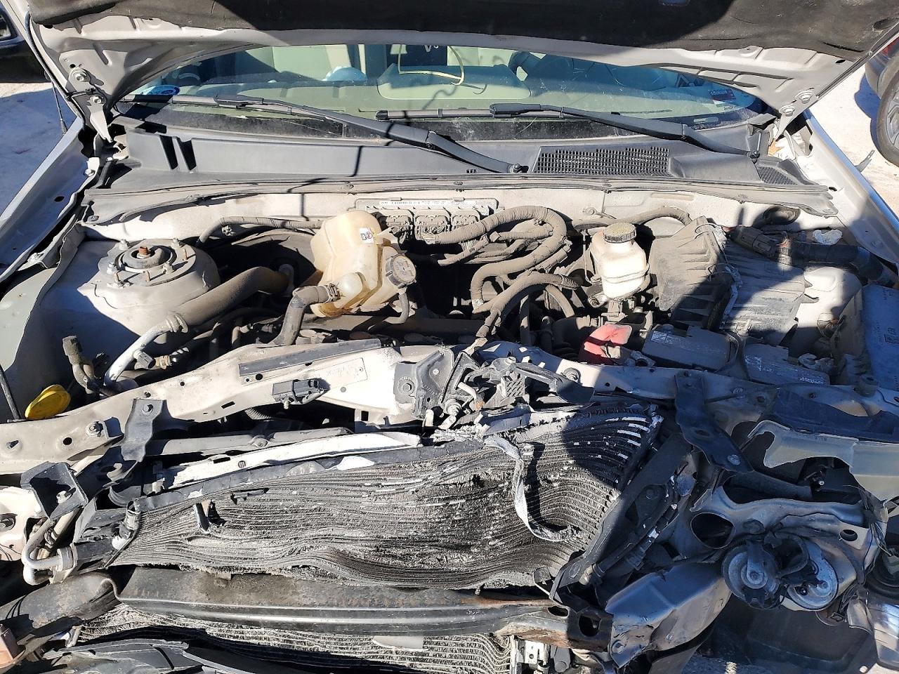 2010 Ford Escape Xlt Gold vin: 1FMCU9D73AKD45831